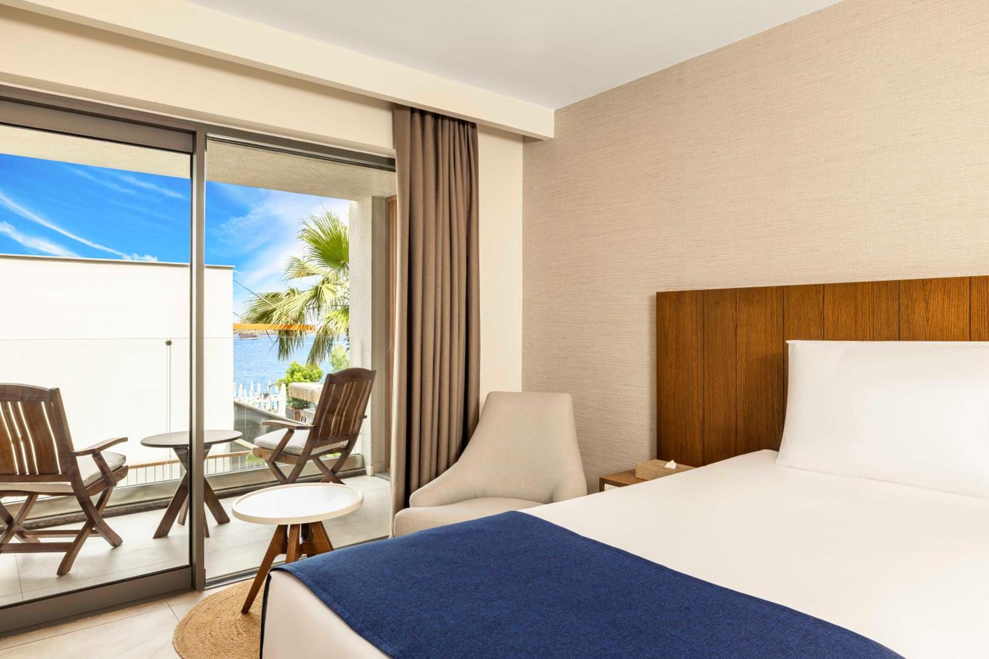 Double or Twin Room Partial Sea View