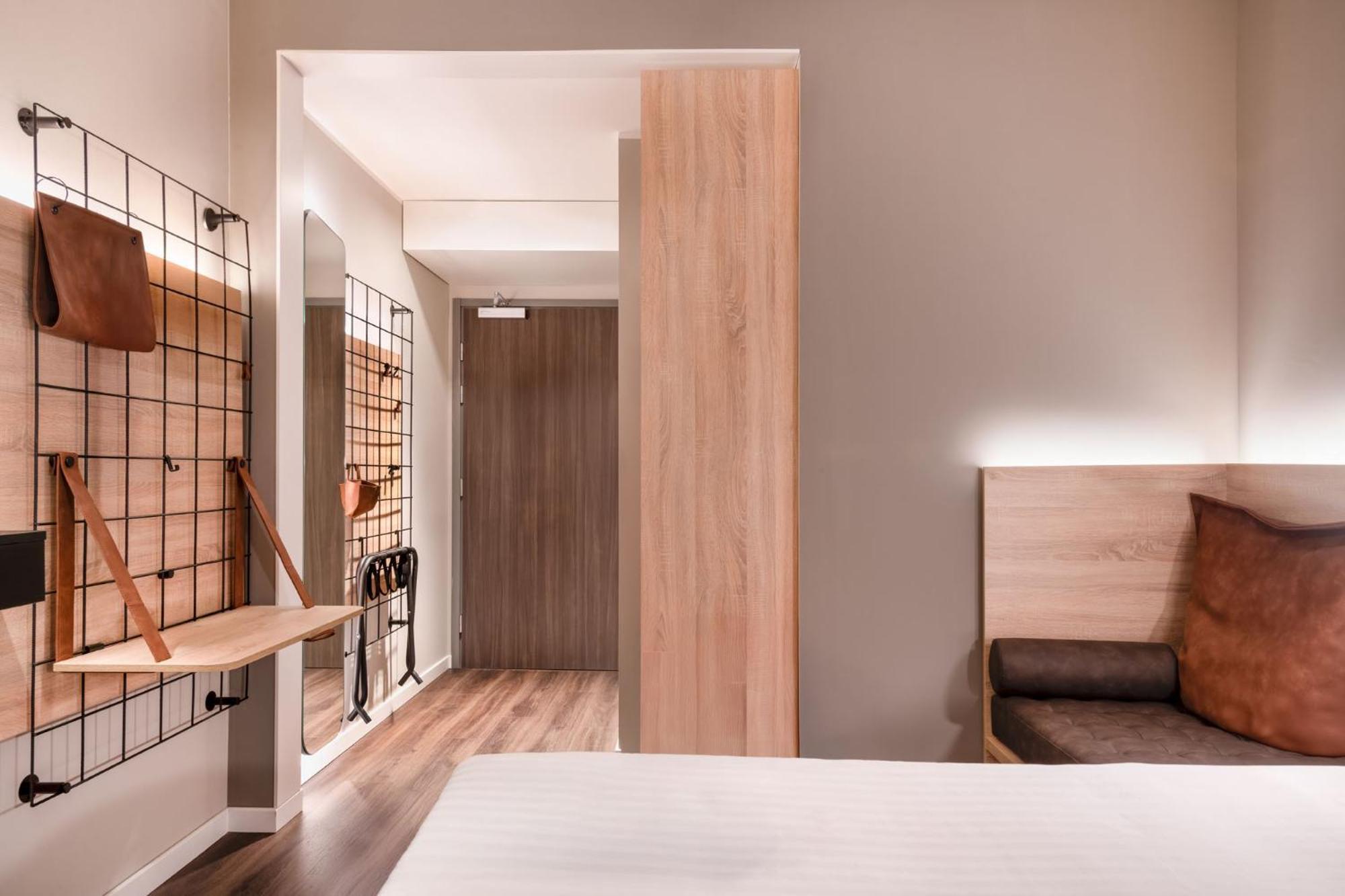 Sleeper Queen Room
