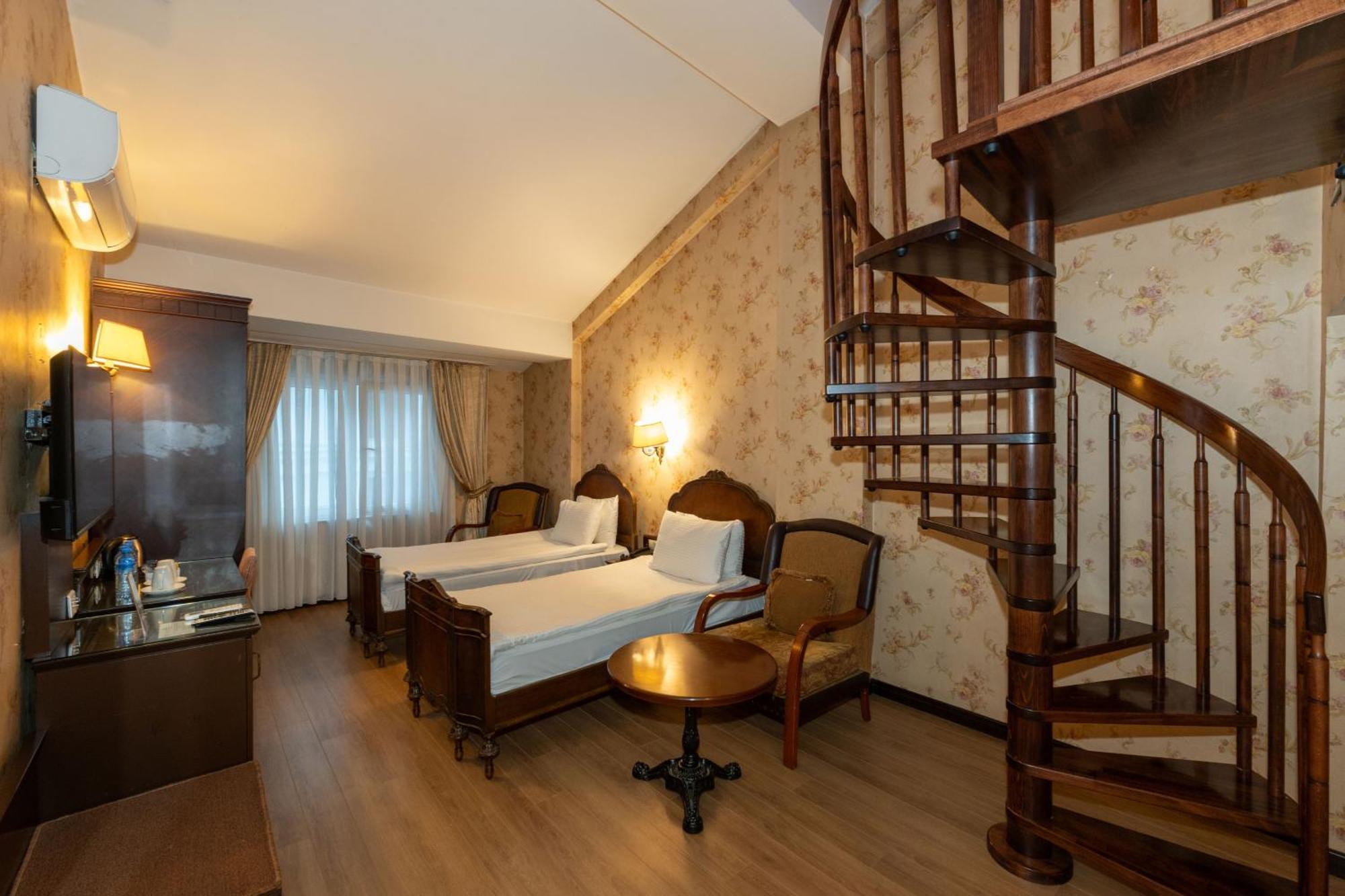 Duplex Suite Room