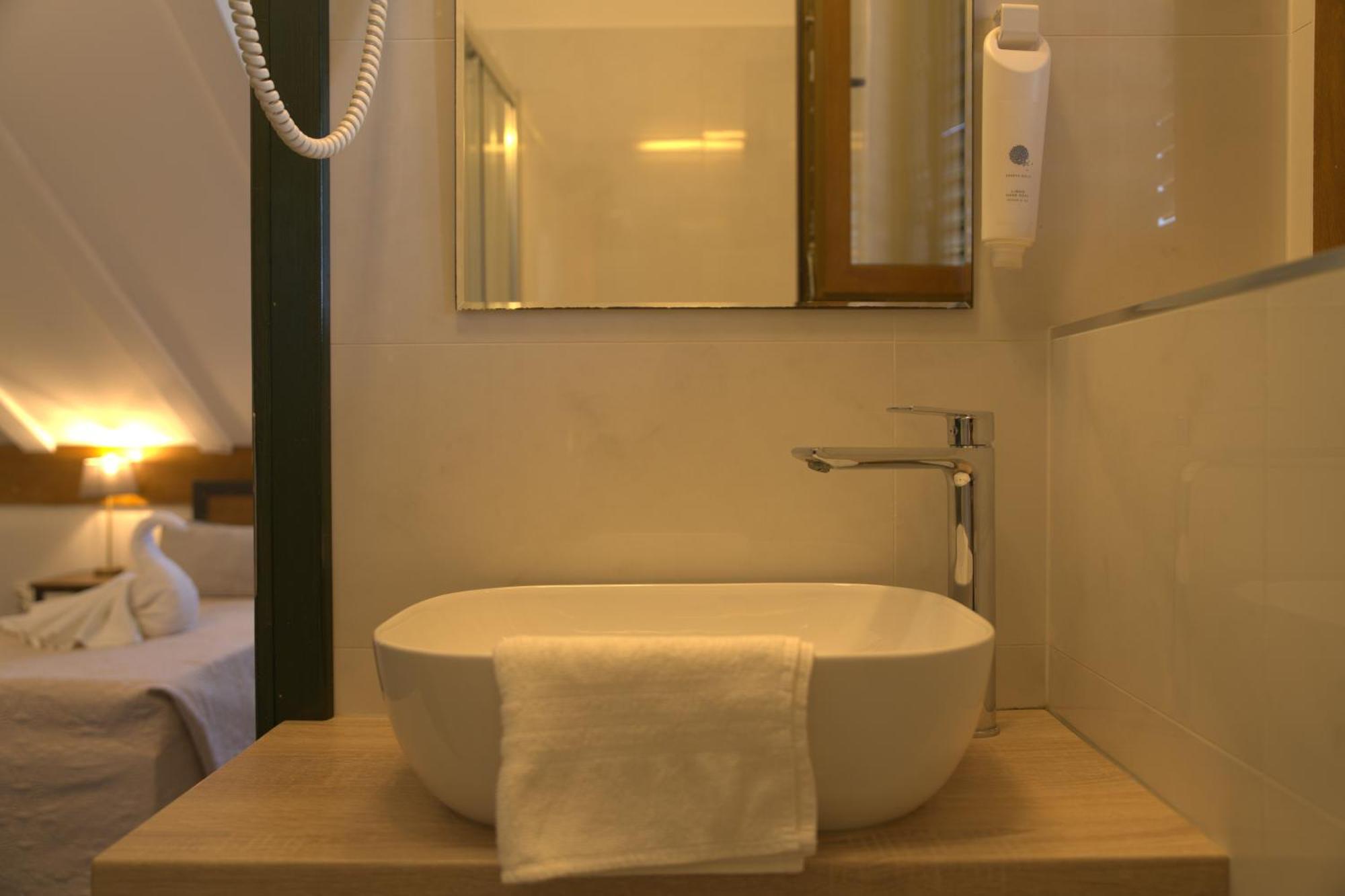 Economy Twin Room