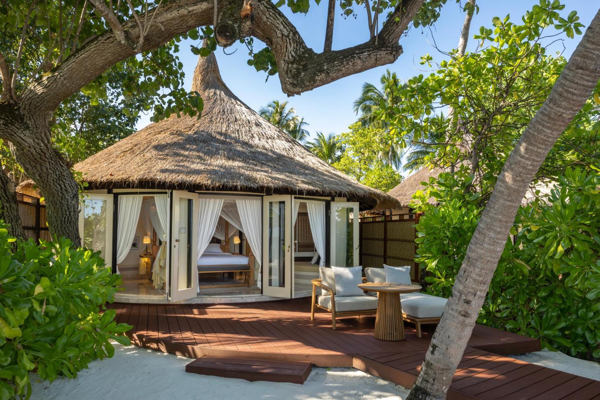 Beachfront Sunset View Pool Villa