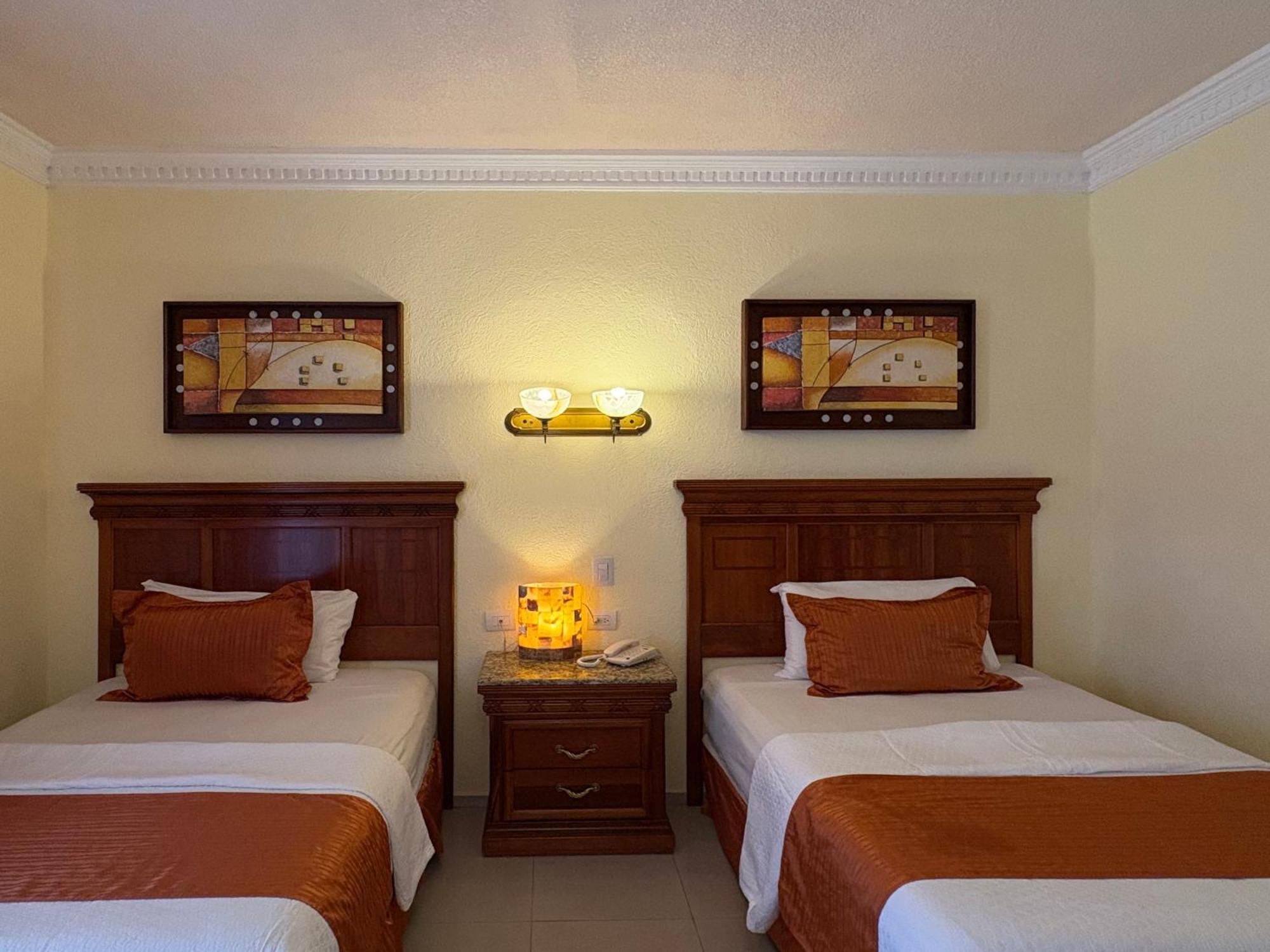 Suite with Spa Bath,1739399121:JPEG