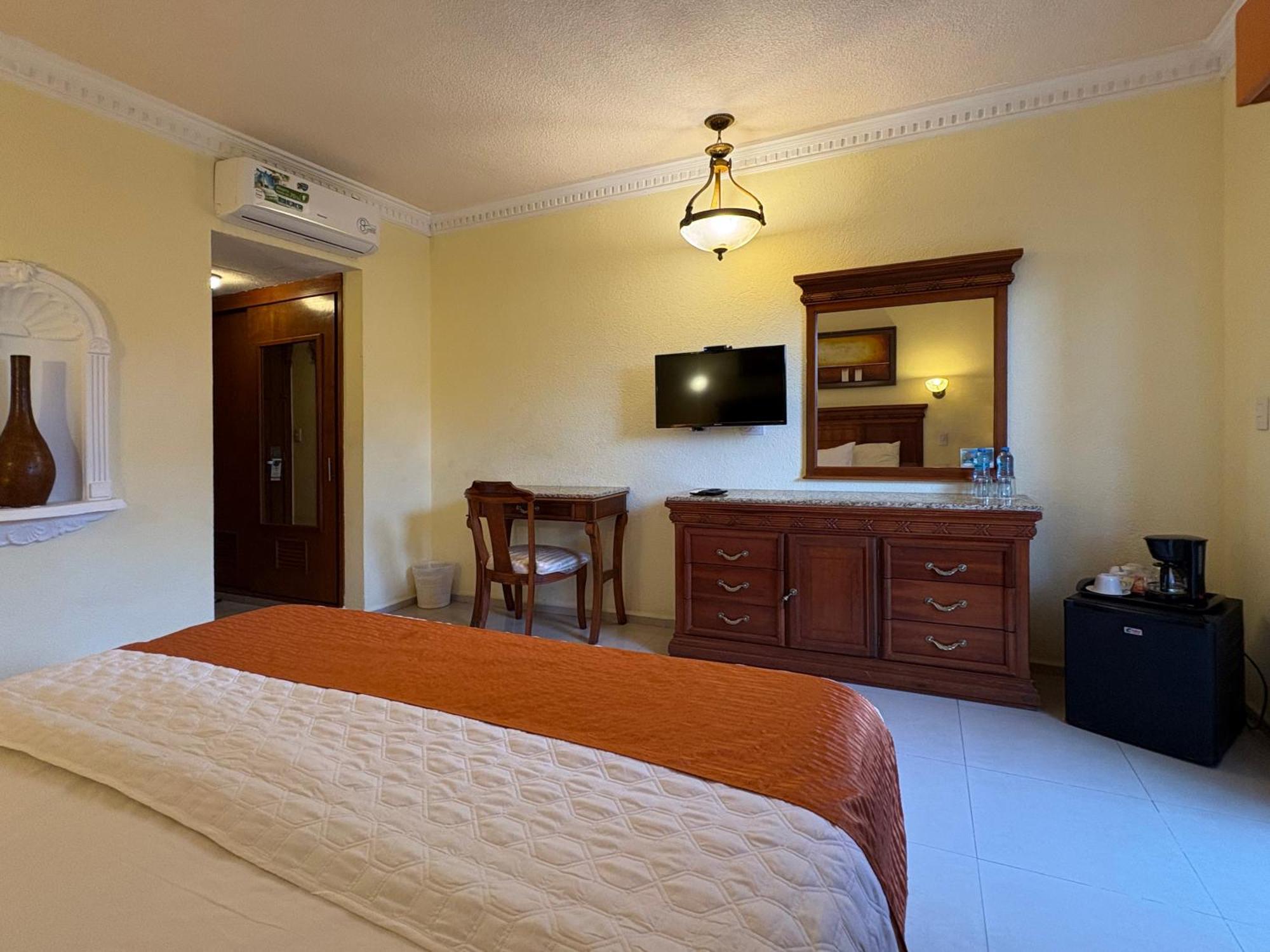 Deluxe King Room with Bathtub (Minibar & Coffee Maker),1739399136:JPEG