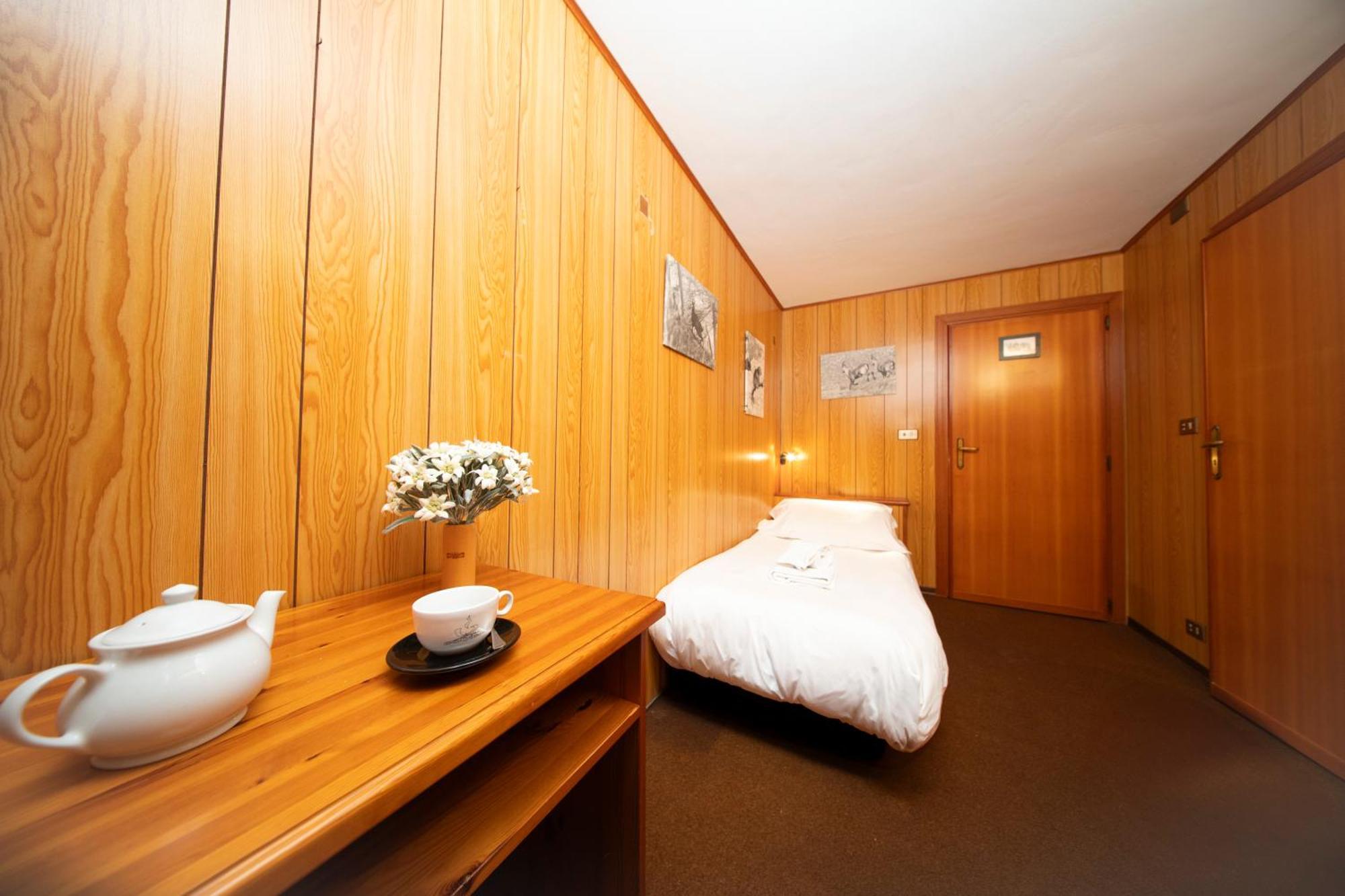 Single Room,1739400488:JPEG
