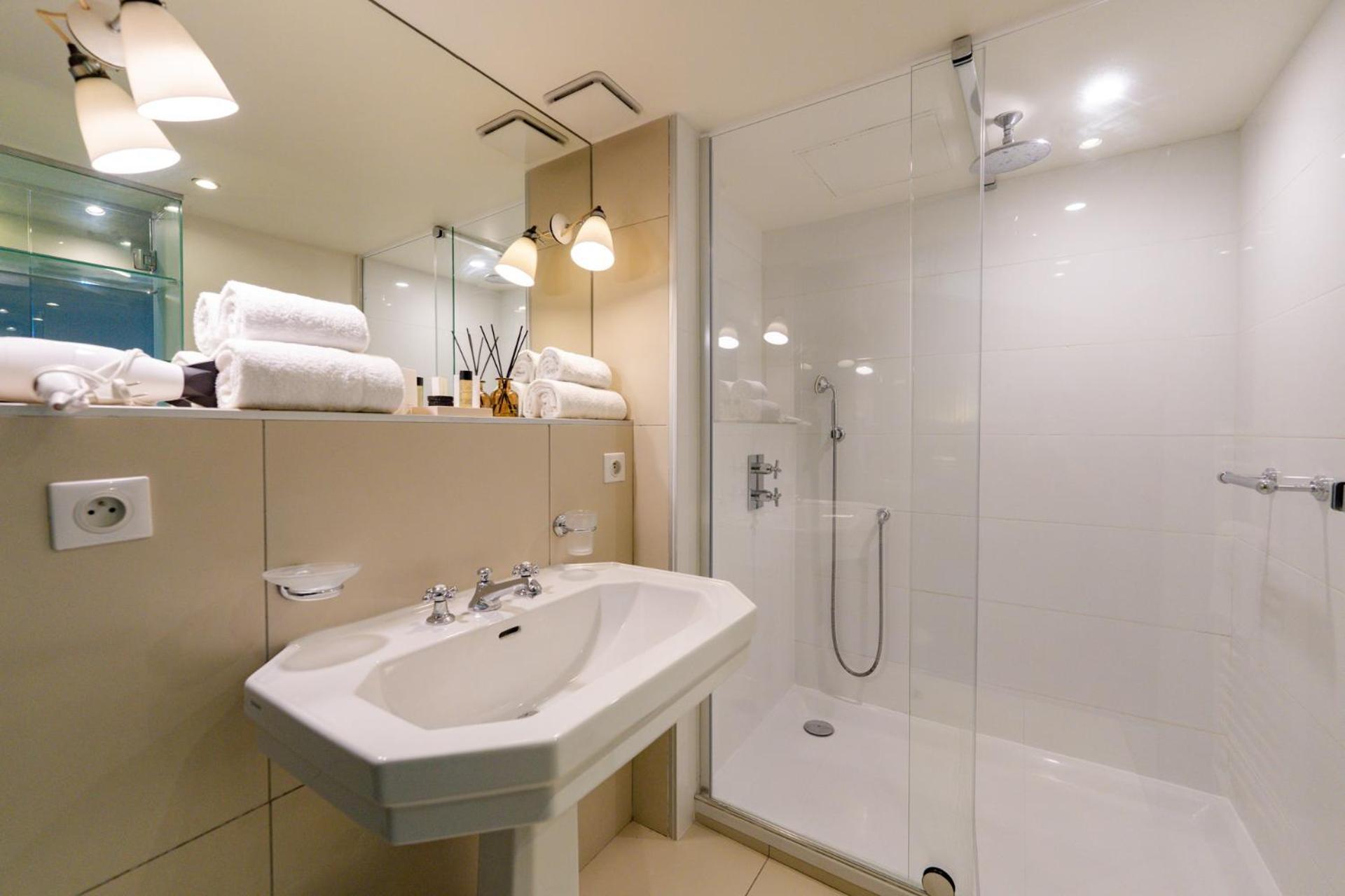 Deluxe Suite 2nd Floor Madame Léognan