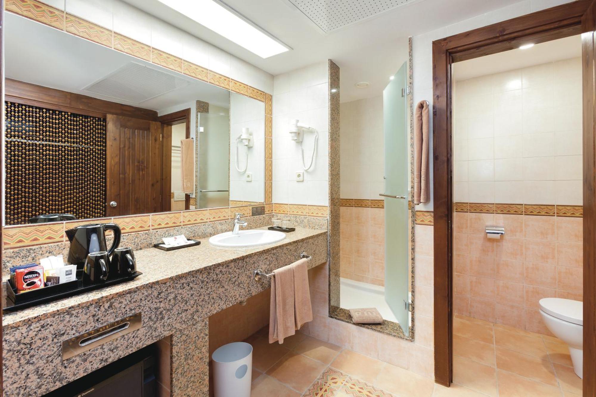 Large Double Room,1740704176:JPEG