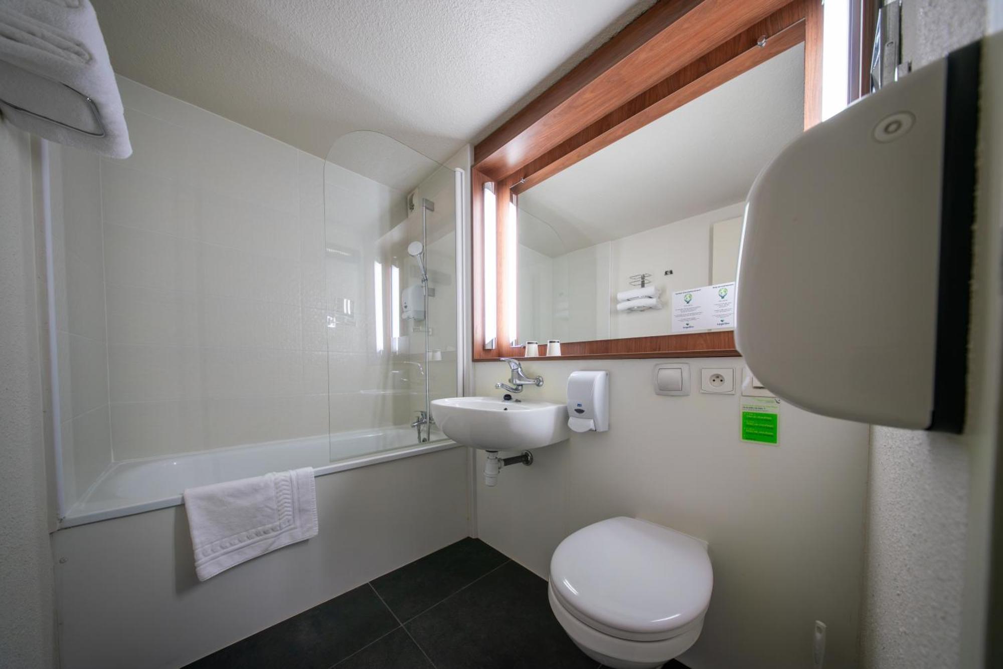 Double Room,1742575993:JPEG