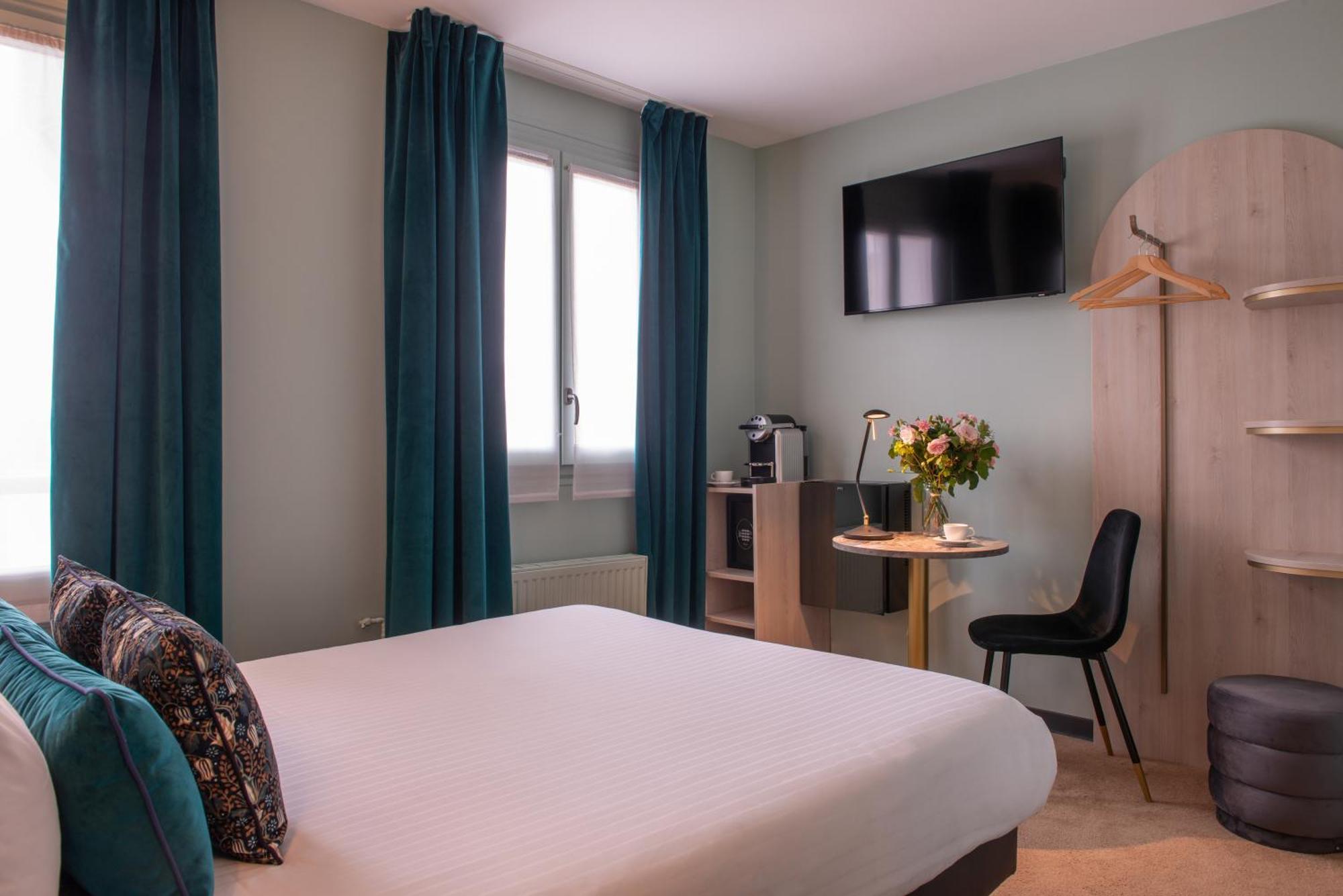 Courtyard Superior Room