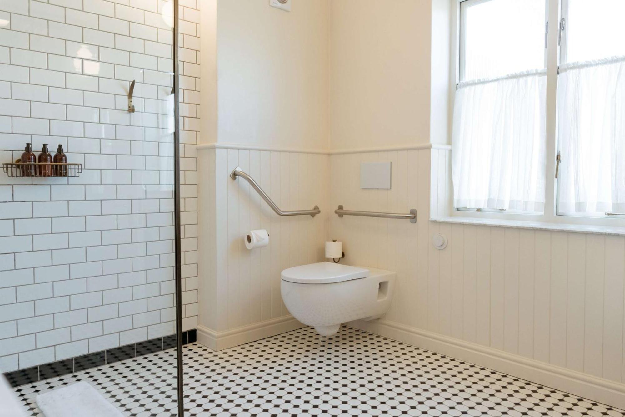 Luxury Garden Accessible Room