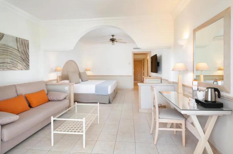 Deluxe Superior Room