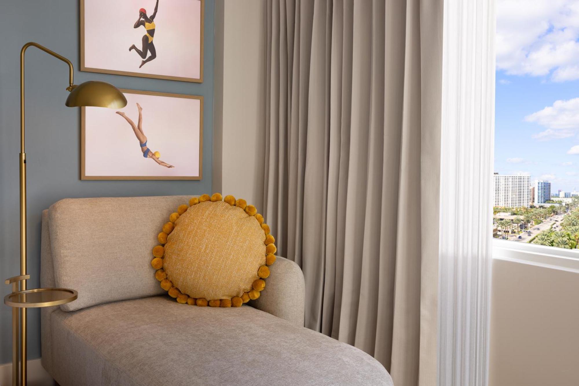 Zimmer mit Stadtblick und 2 Queensize-Betten – frisch renoviert