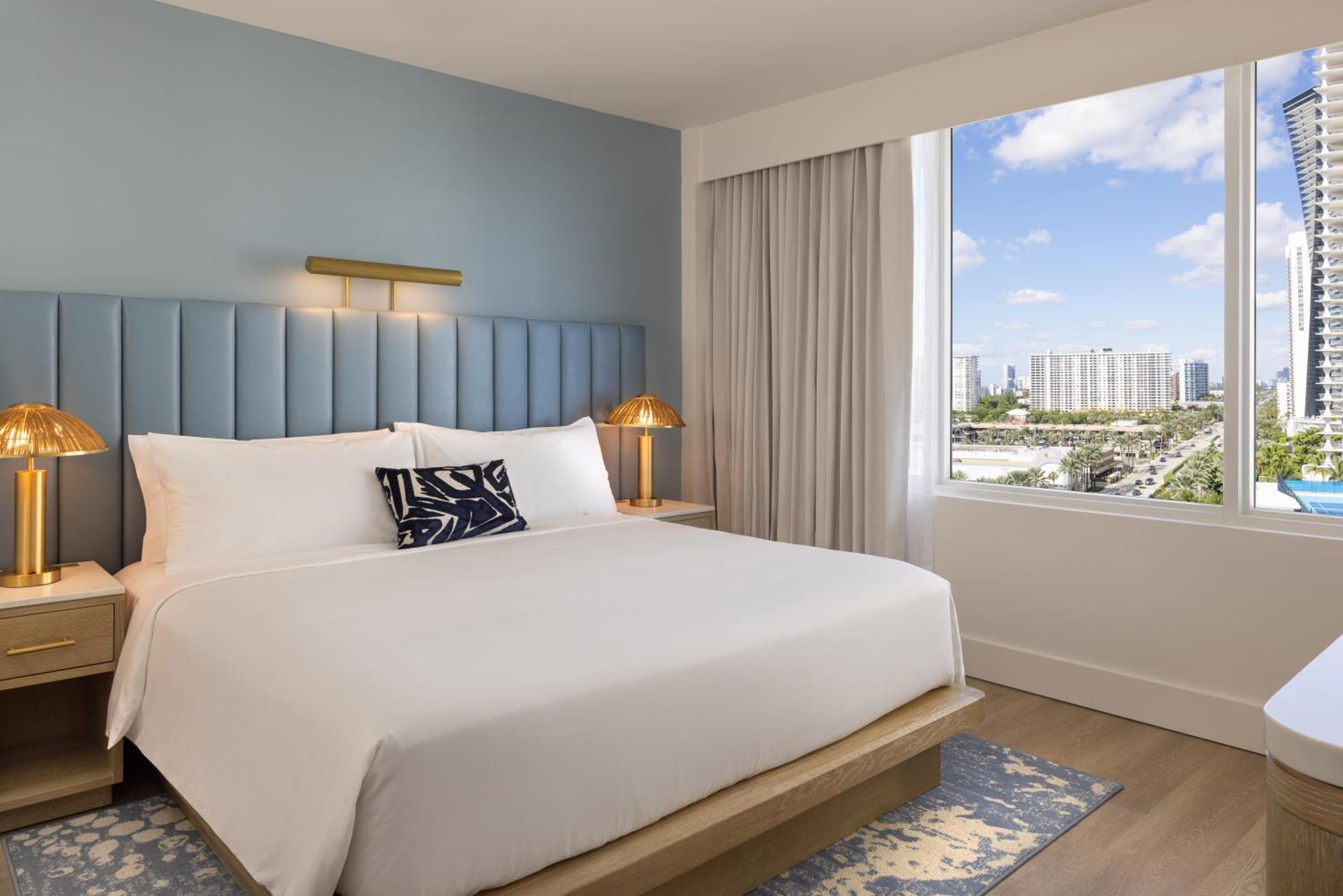 Suite mit Stadtblick, 1 Schlafzimmer und Kingsize-Bett - frisch renoviert