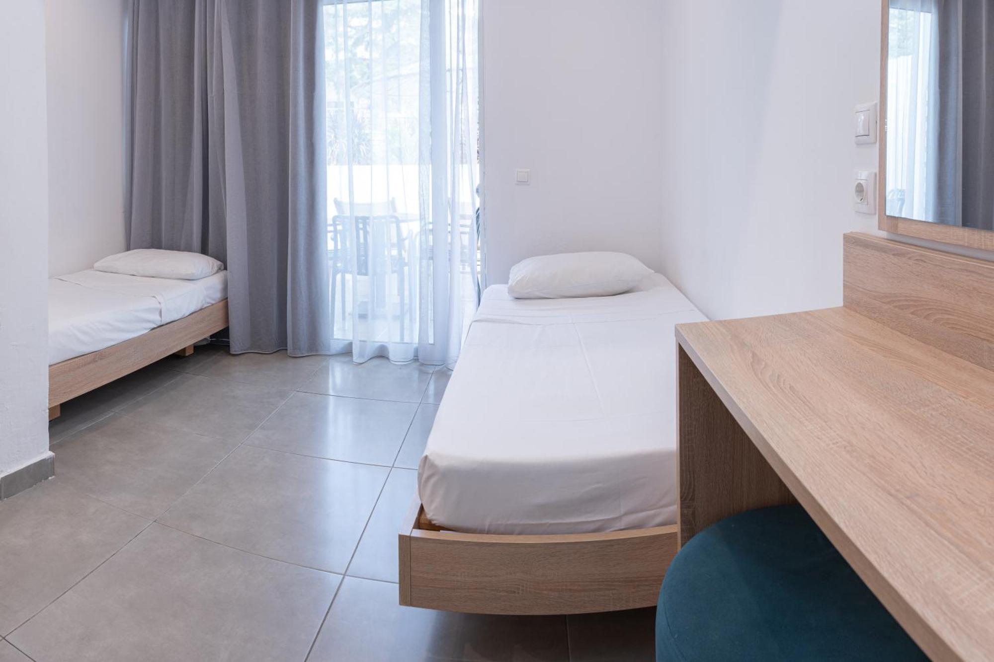 Junior Suite Sharing Pool