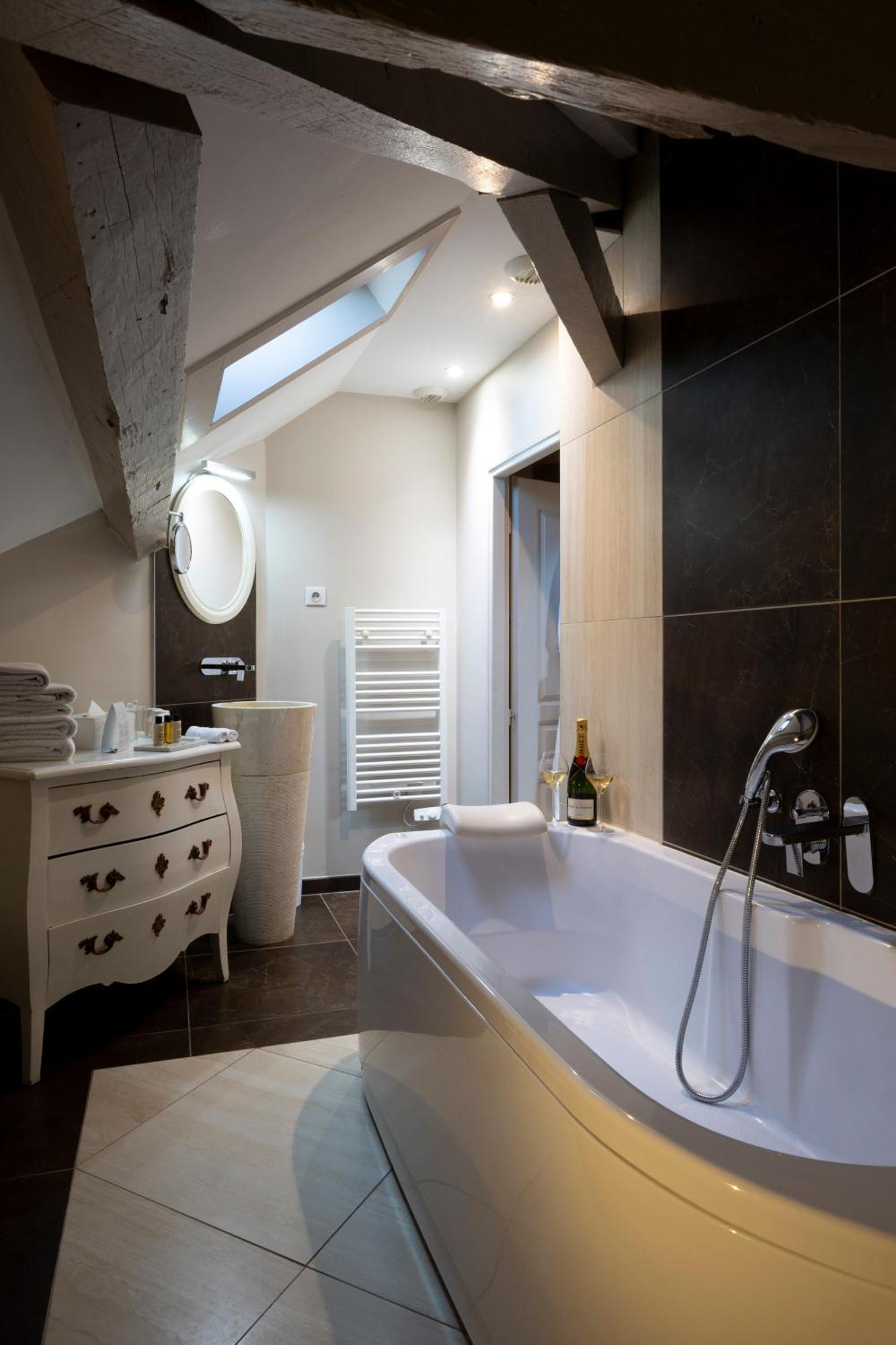 Suite Attic