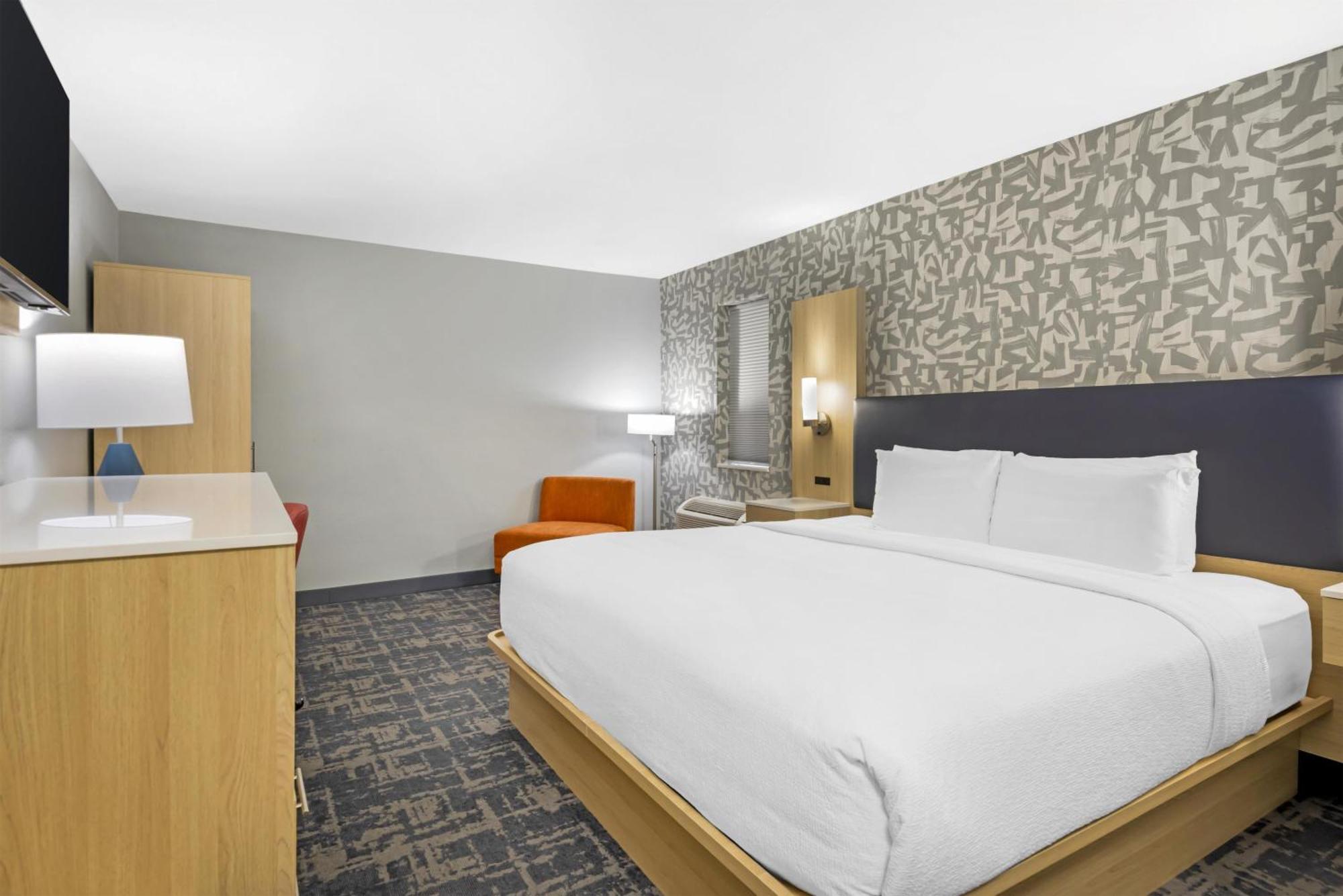 King Room with Walk-in Shower - Non-Smoking,1742703769:JPEG