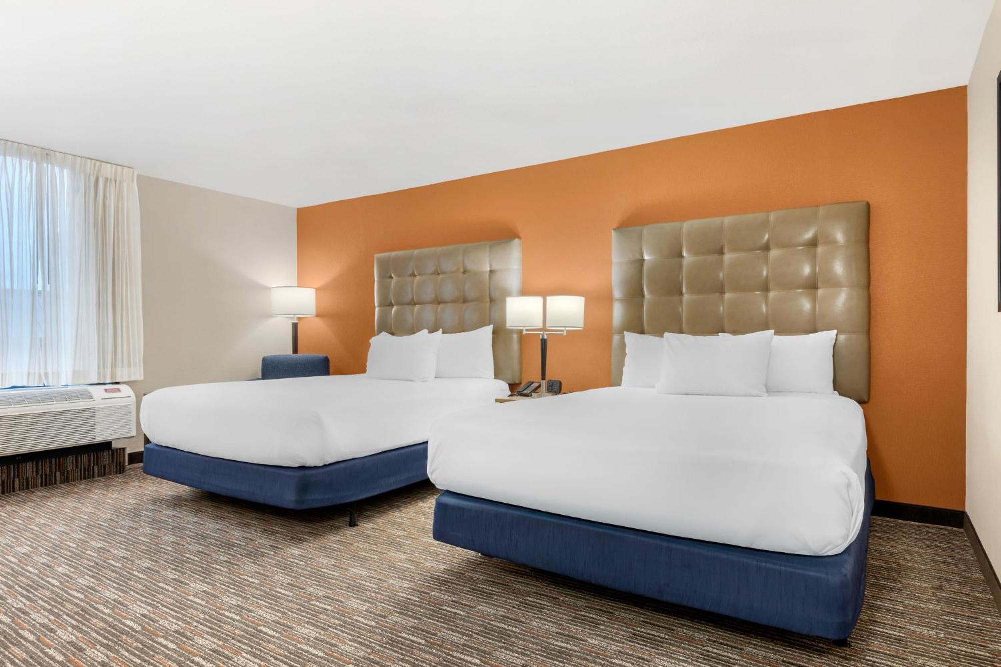 Deluxe Queen Room Two Queen Beds Accessible Tub