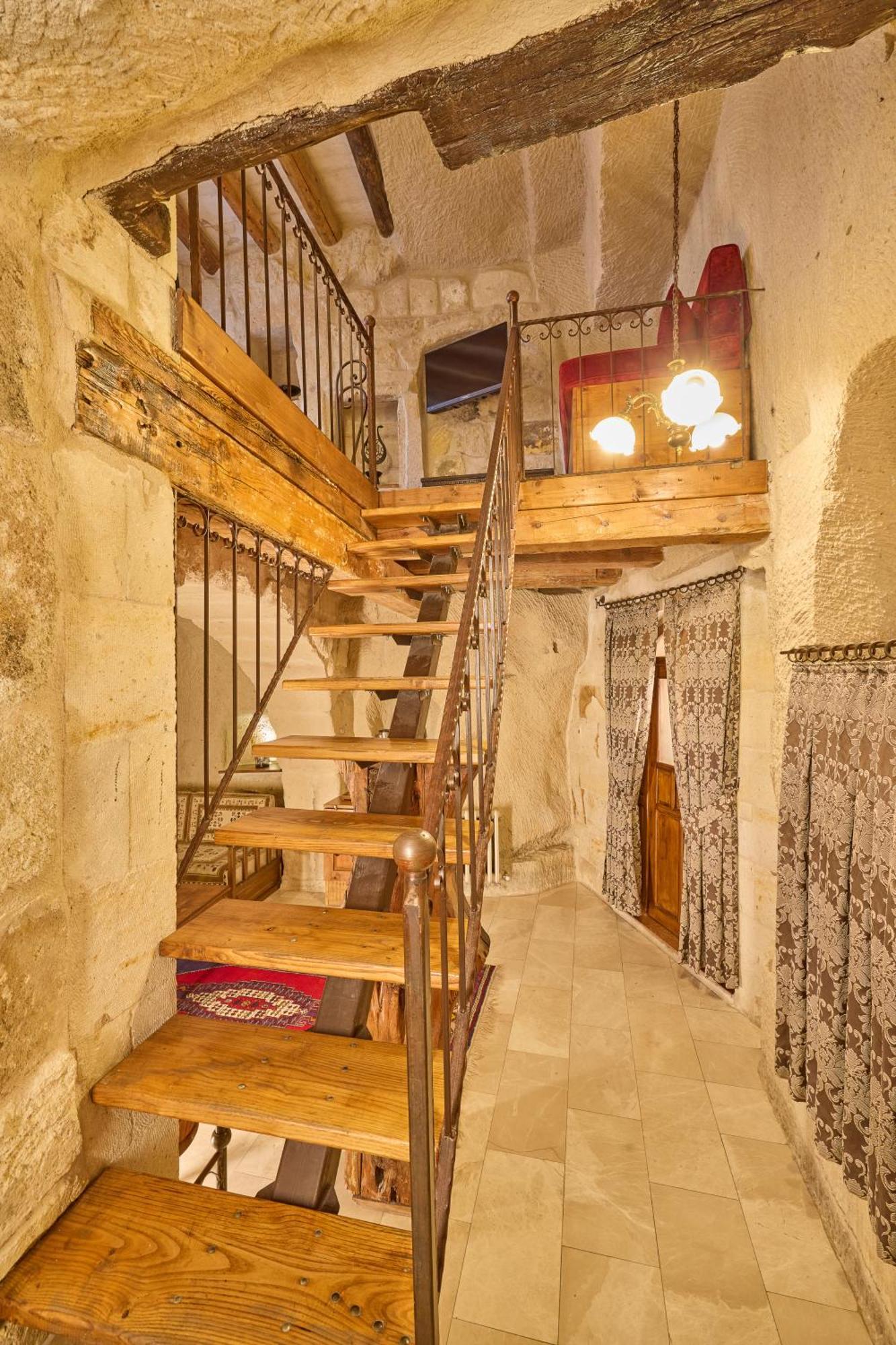 Grand Stone Suite