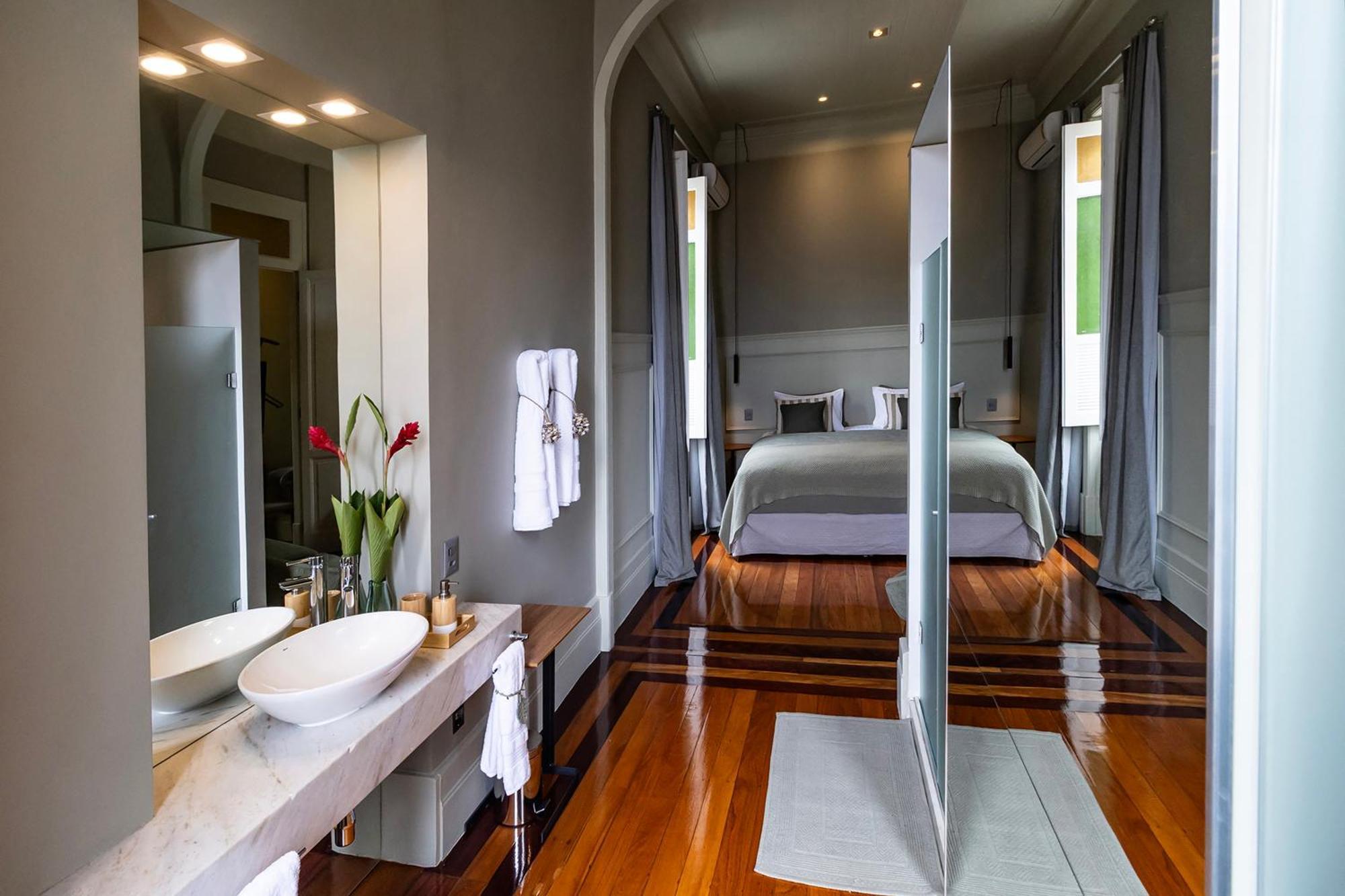 Deluxe Double or Twin Room City View