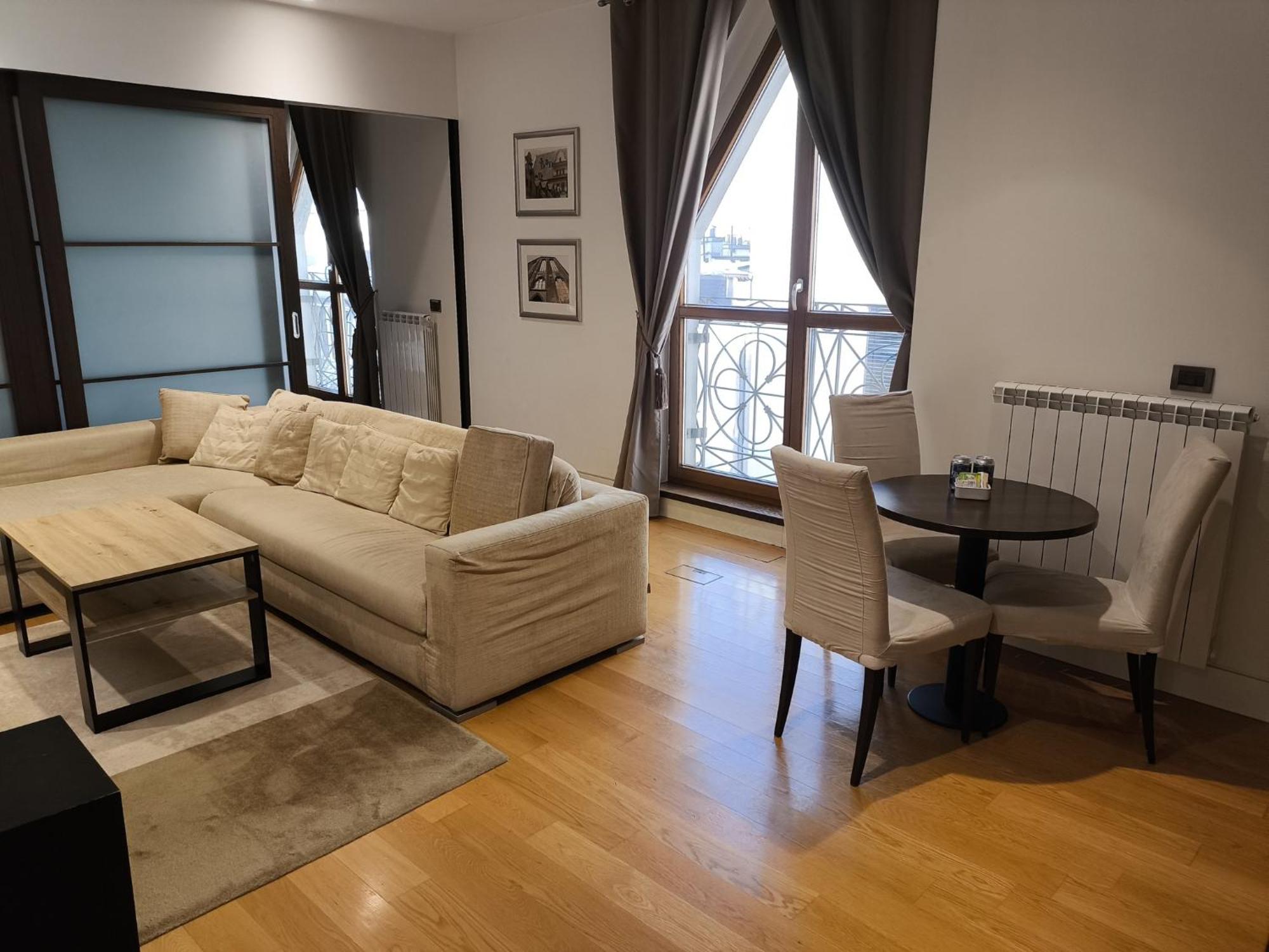 One-Bedroom Apartment