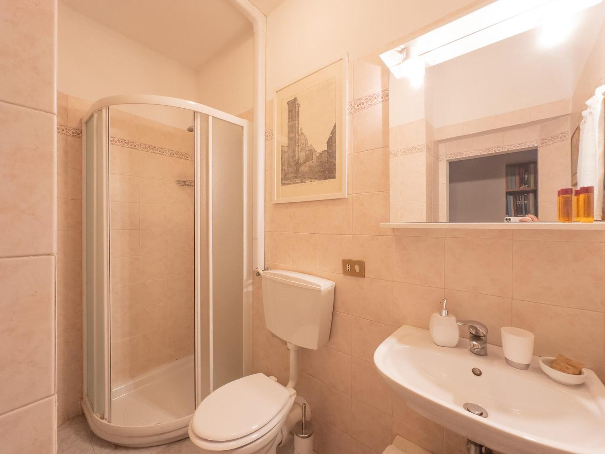 Deluxe One-Bedroom Apartment