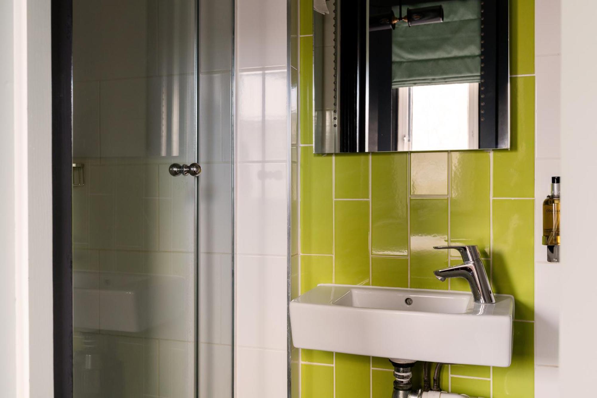Single Room Shower