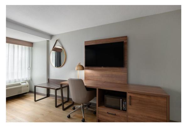 1 King Bed, Mobility Accessible Room with Roll-In Shower, Non-Smoking,1742879143:JPEG