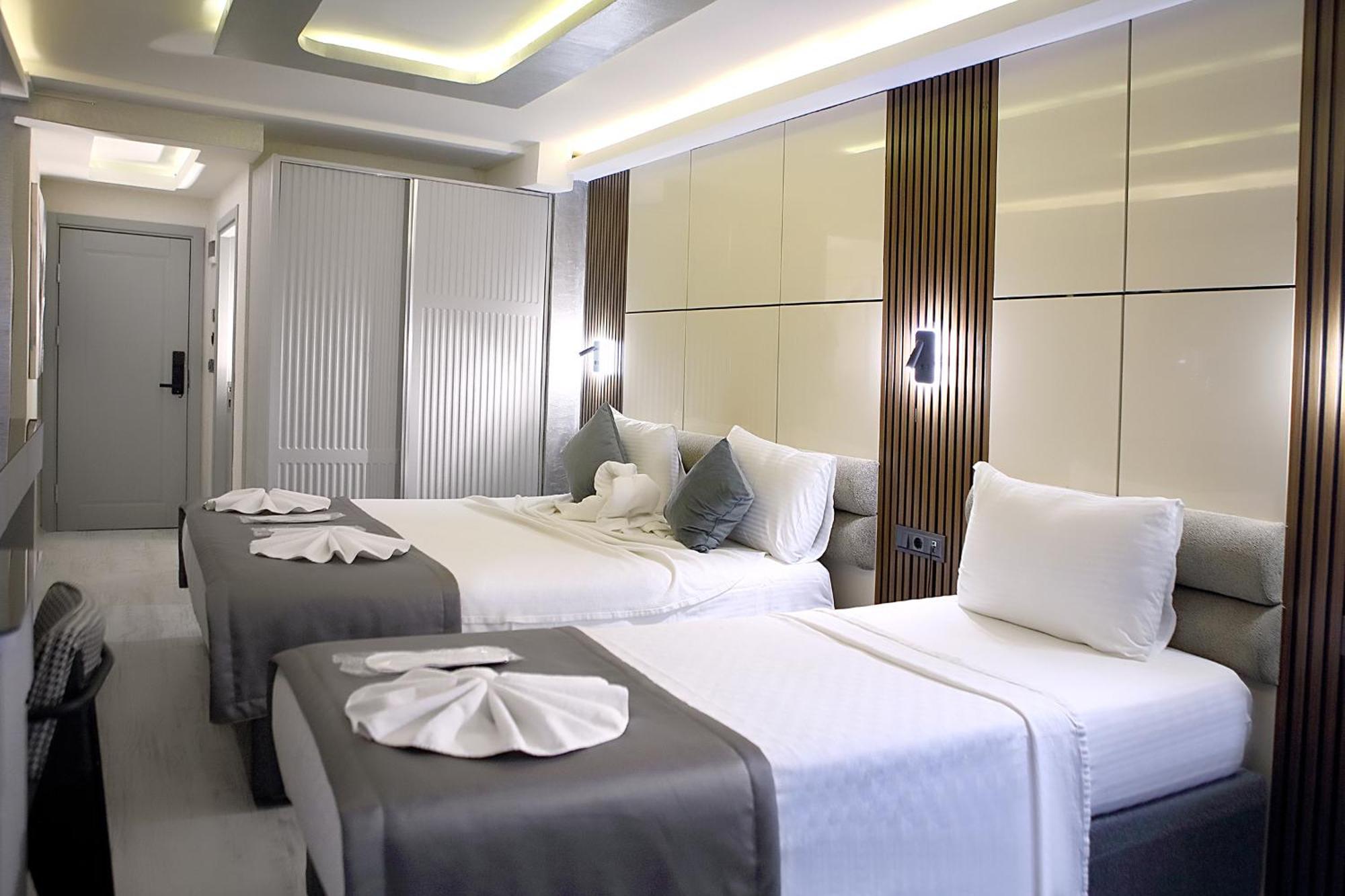 Luxury Triple Room