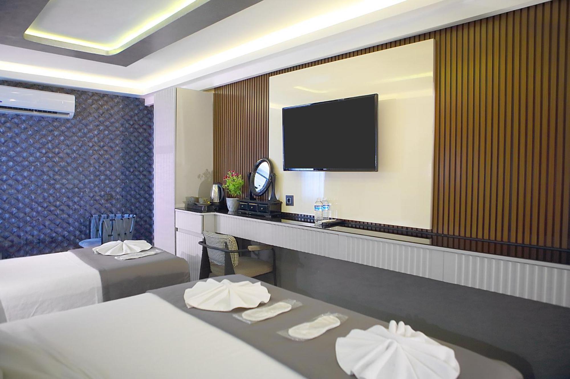 Luxury Triple Room