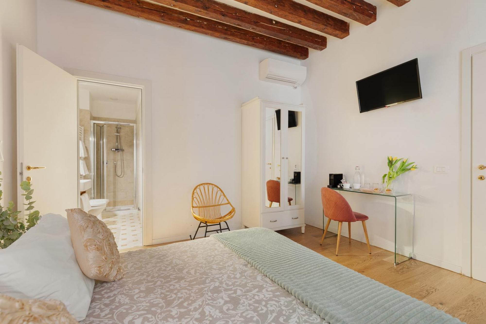 Double Room Private Bathroom