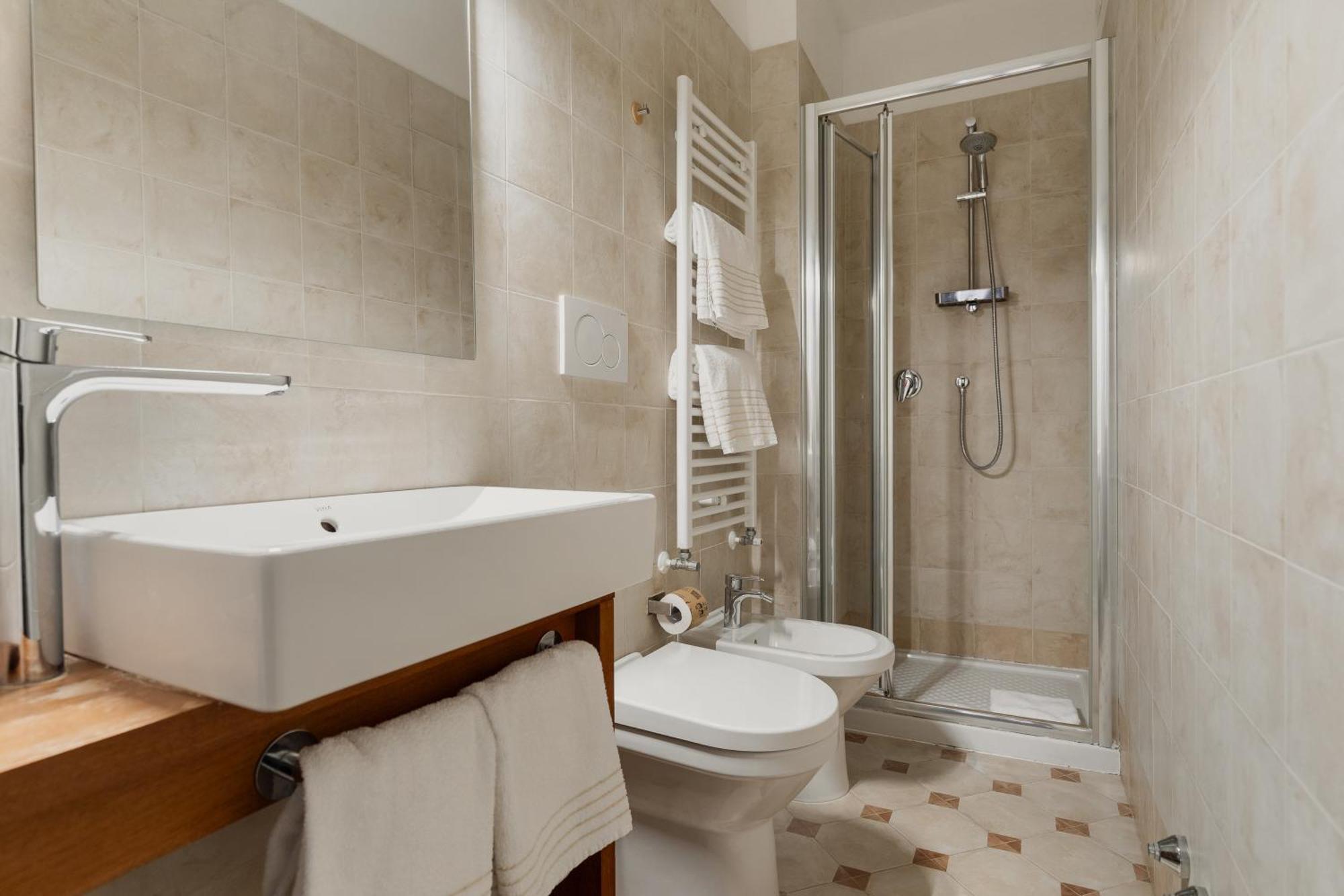 Double Room Private Bathroom