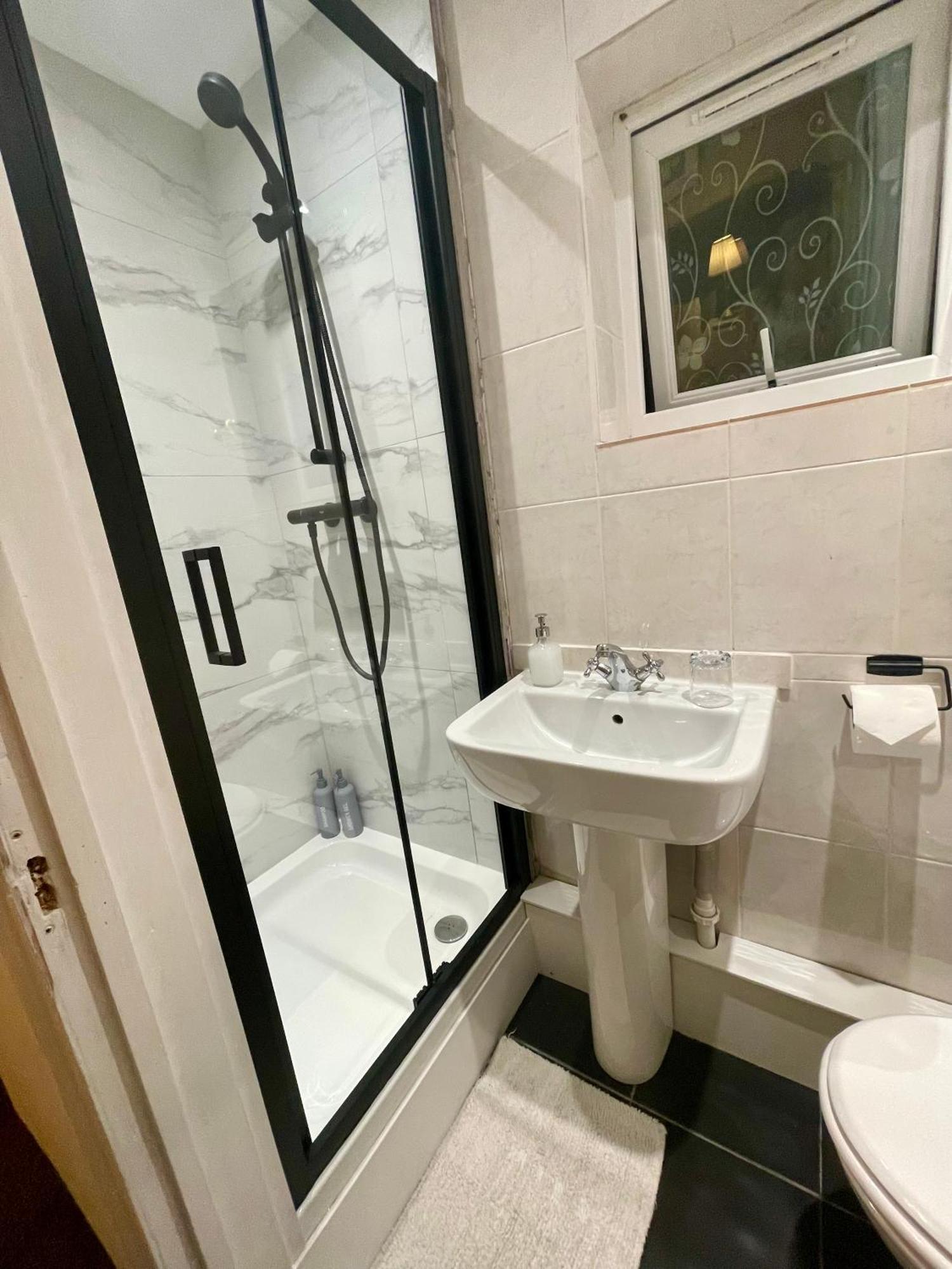 Family Room Private Bathroom