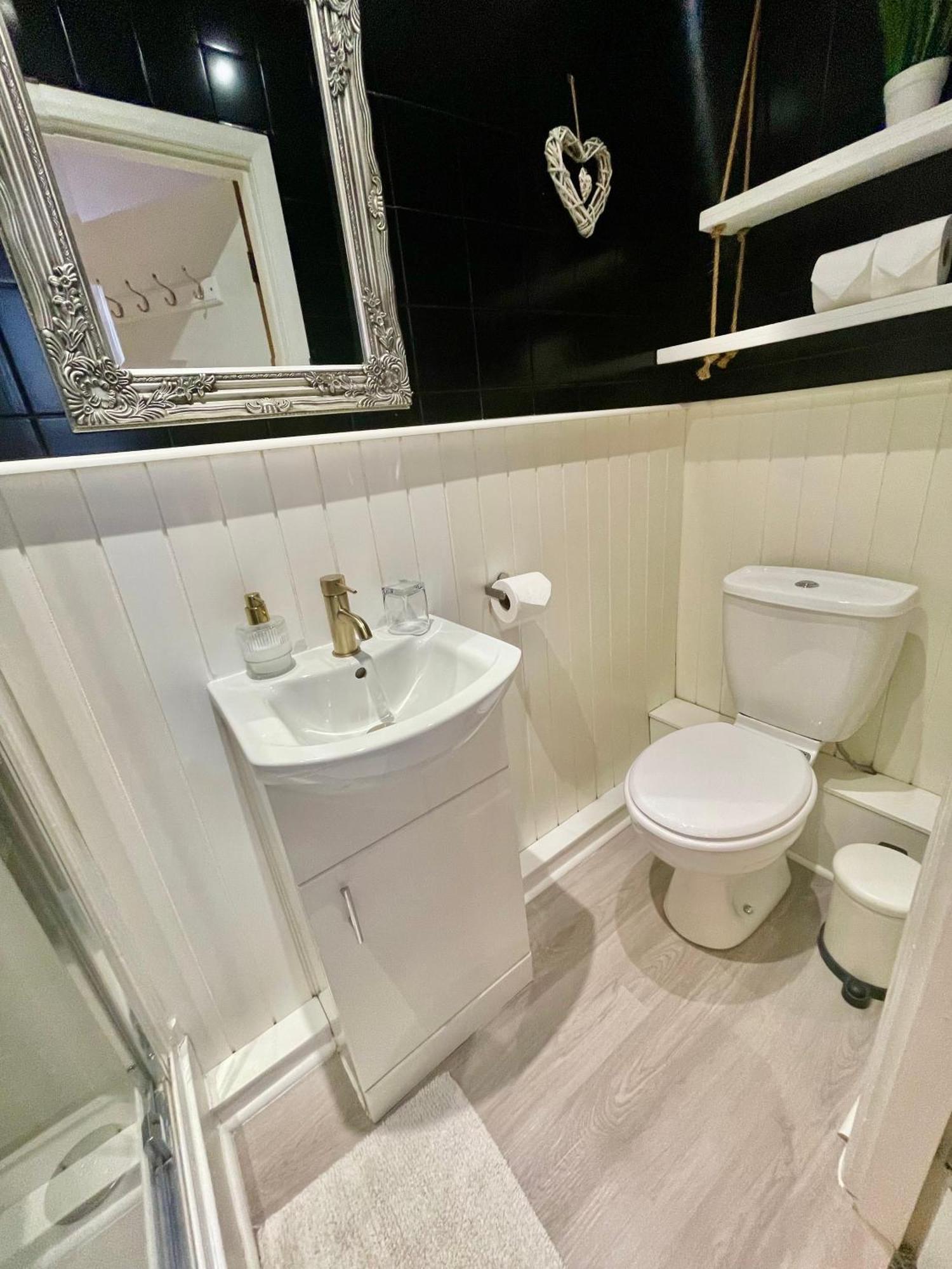 Comfort Triple Room Shower