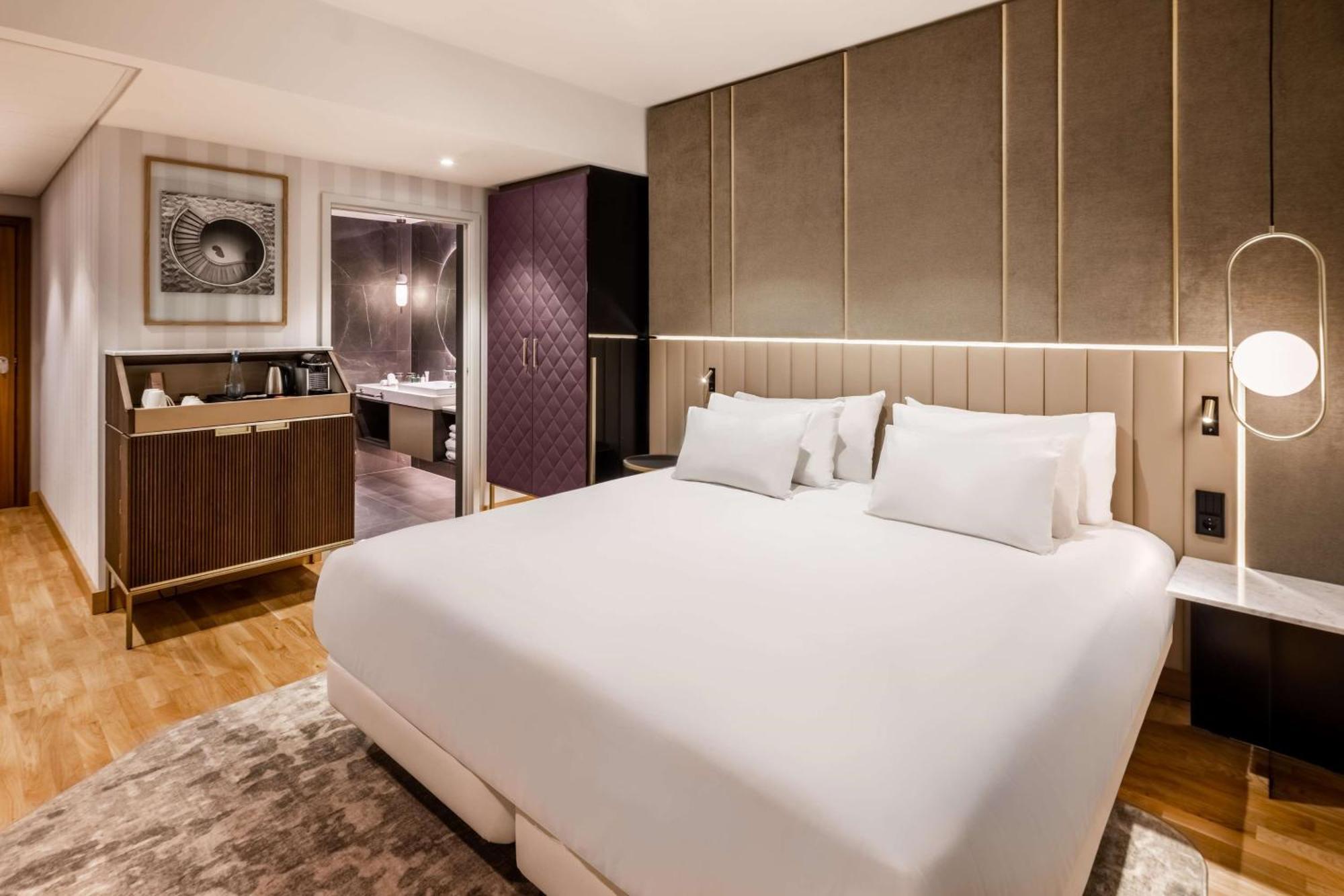 Superior Double or Twin Room,1743434752:JPEG