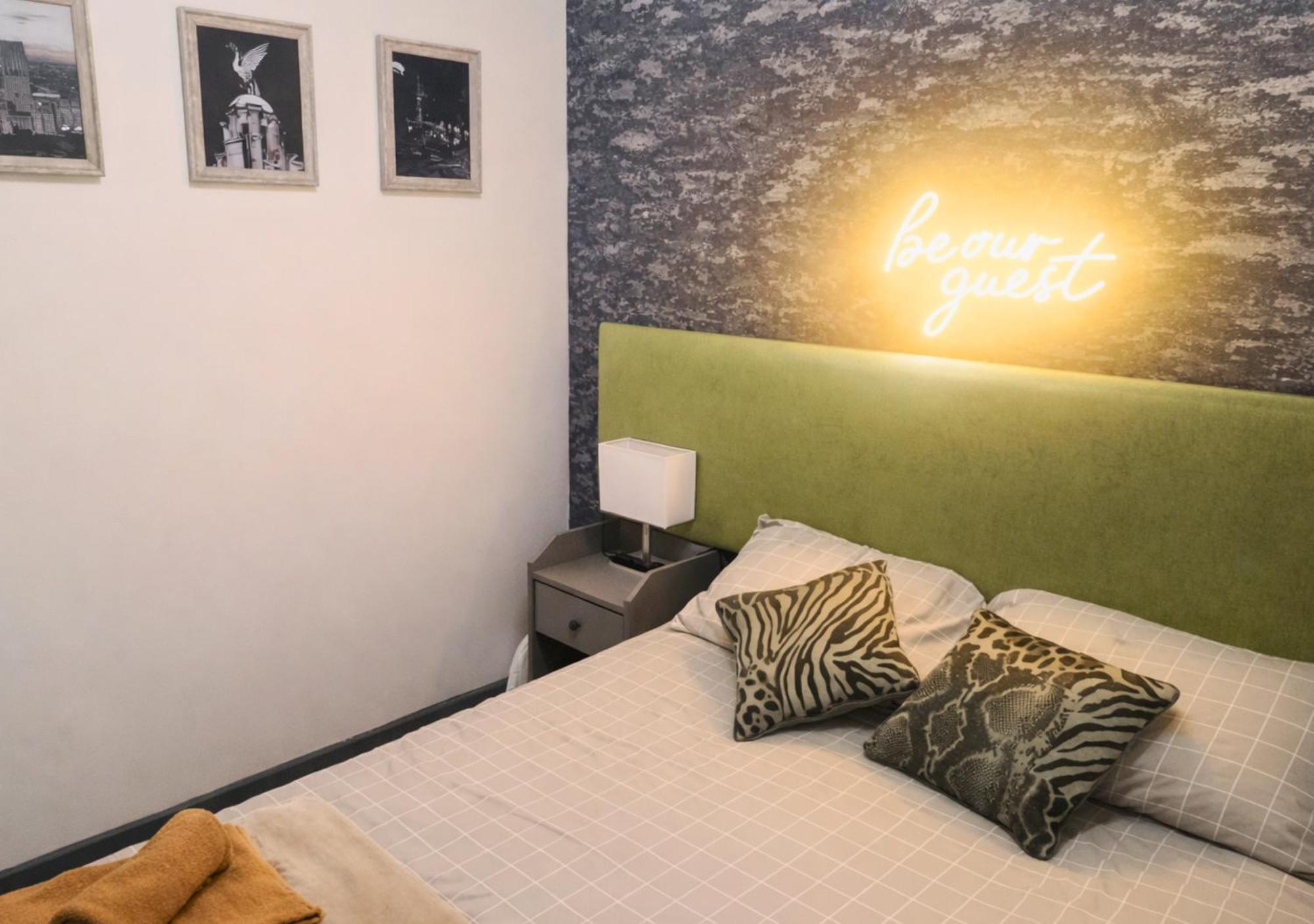 Double Room,1743786165:JPEG