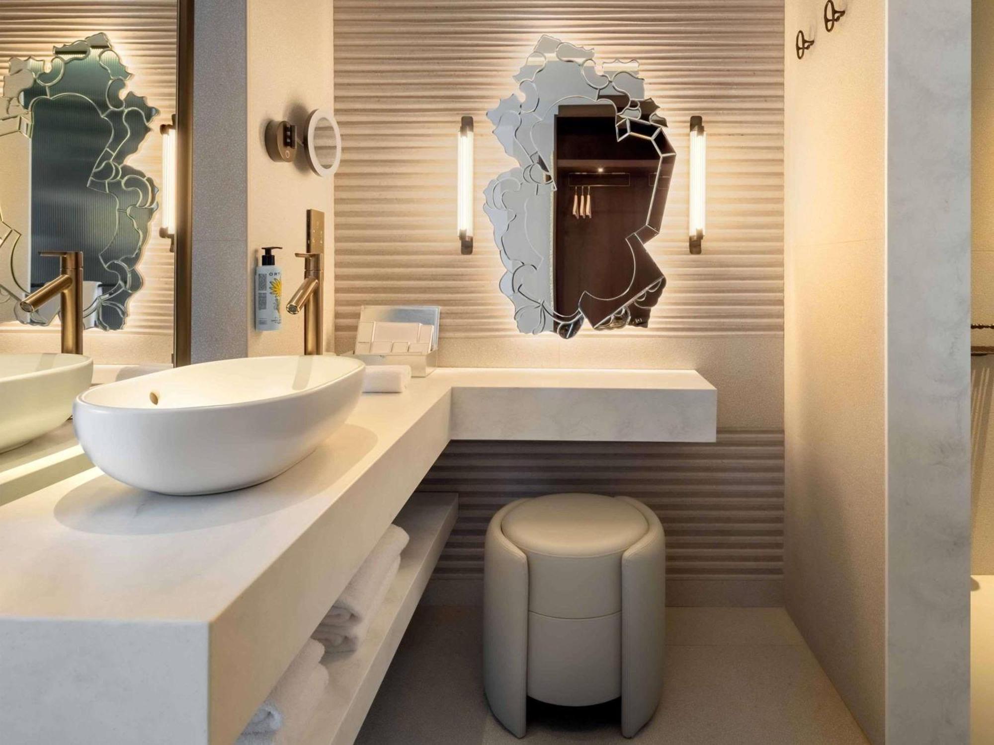 King Room with Marina View - Captivate