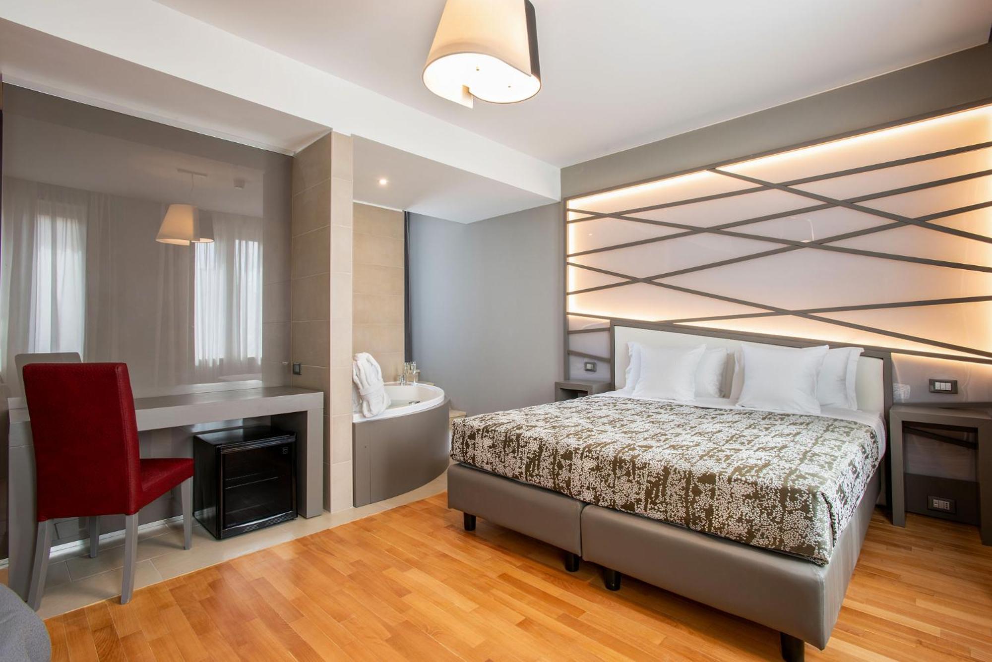Junior Suite Spa Bath