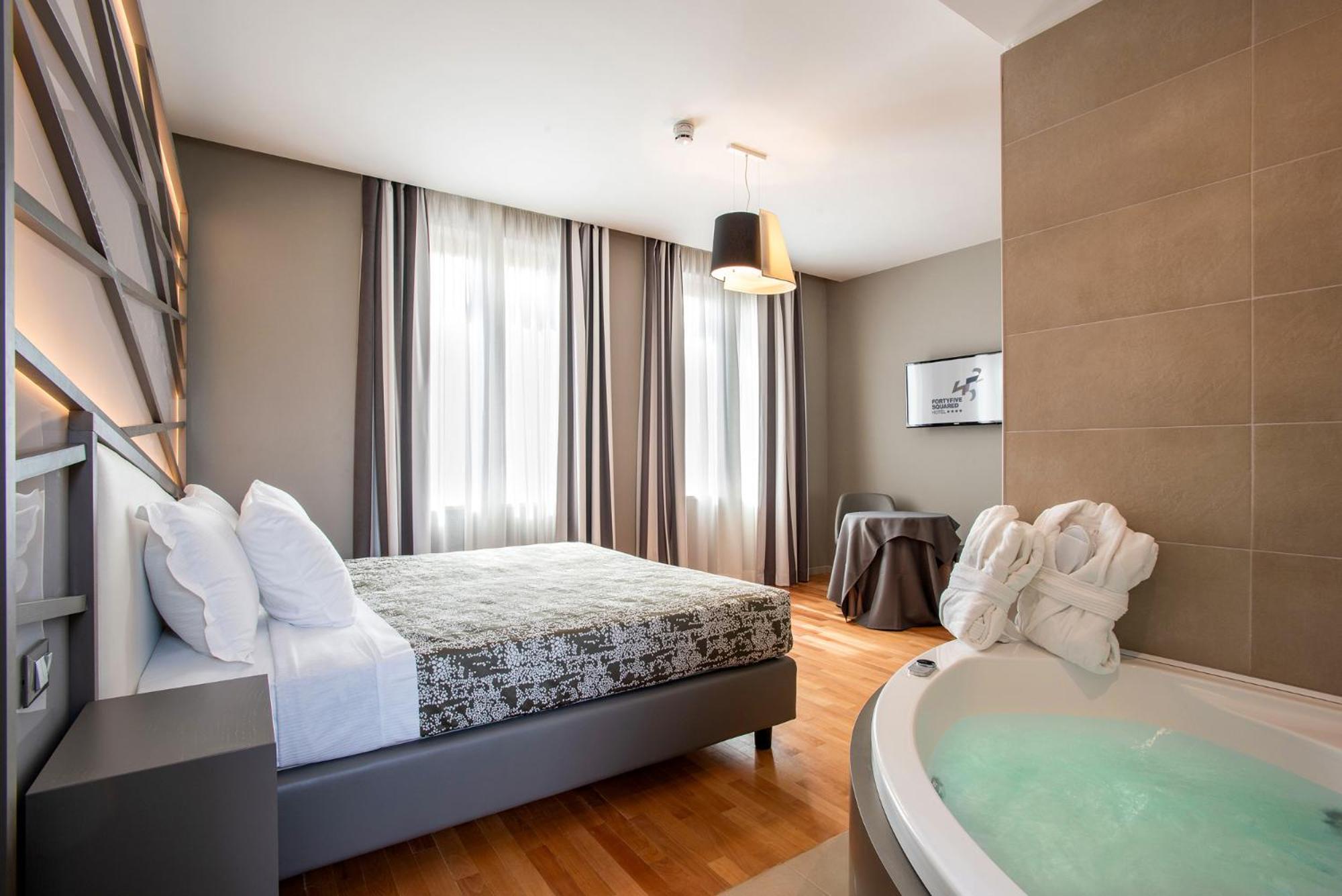 Junior Suite Spa Bath