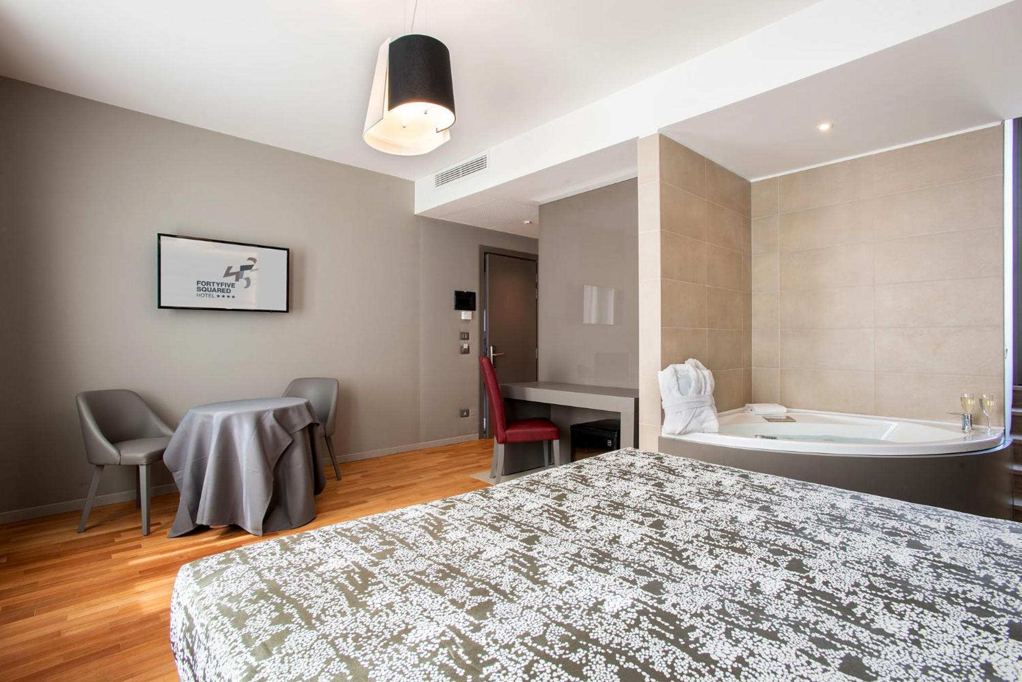 Junior Suite Spa Bath