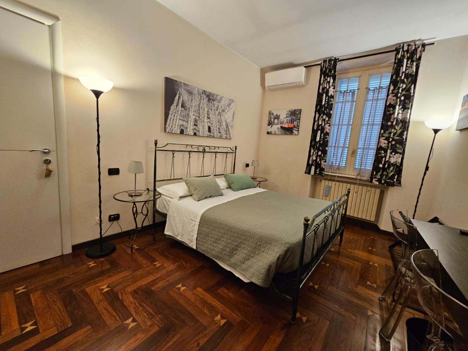Double Room Private External Bathroom
