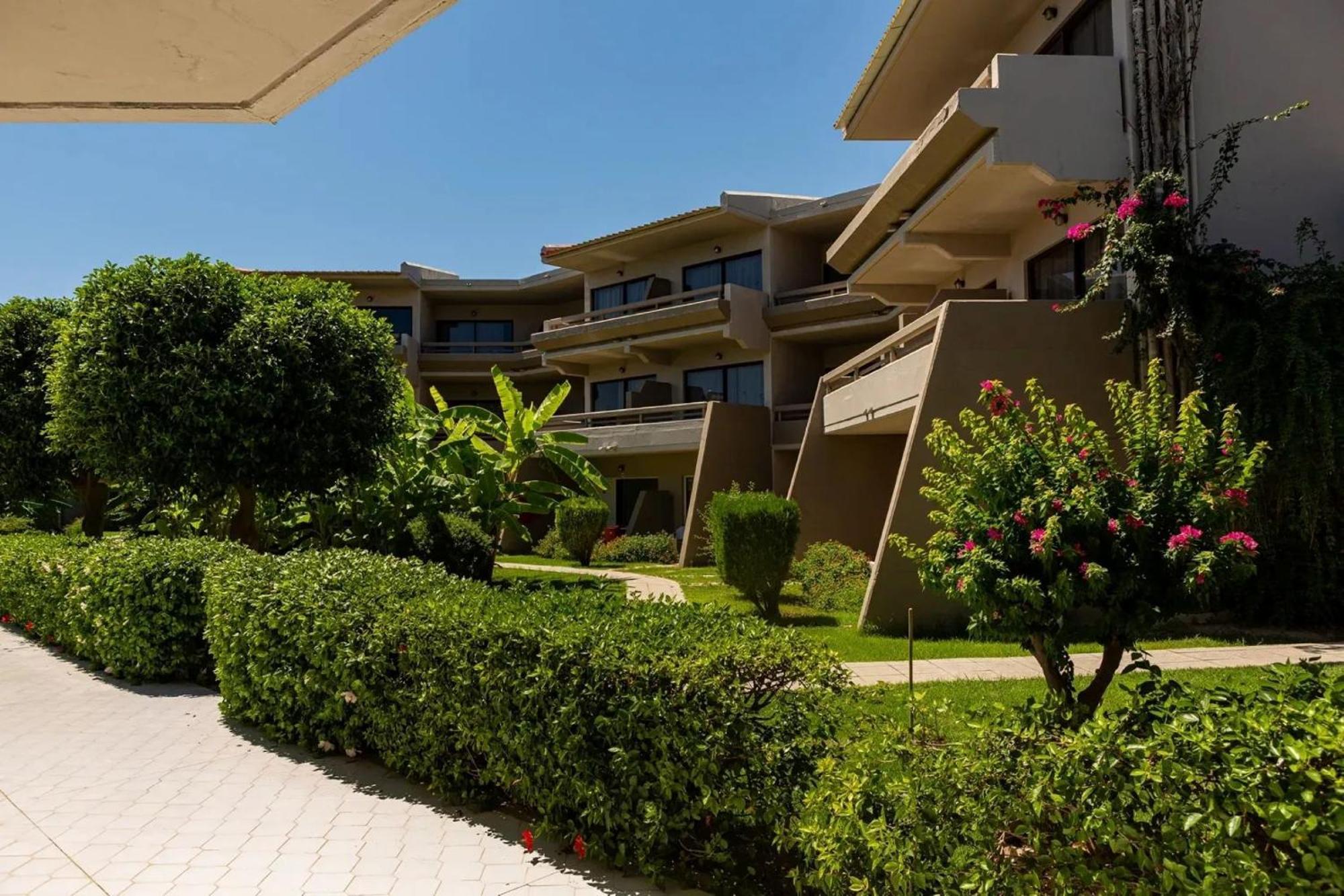 Double or Twin Room Garden View