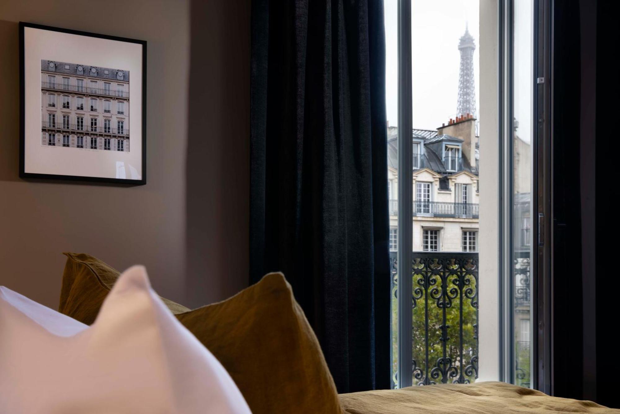 Deluxe Room Balcony Eiffel Tower View
