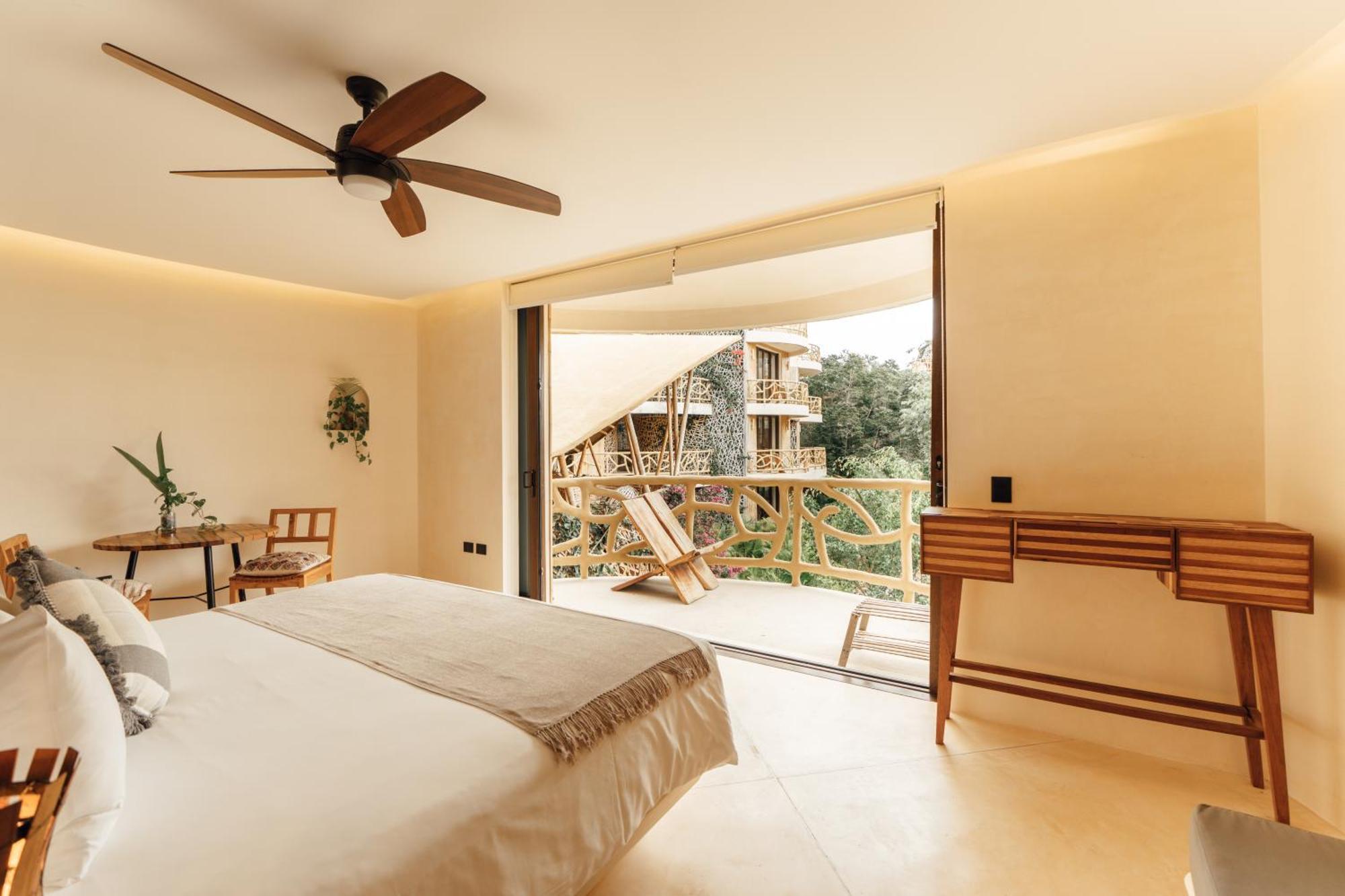 Studio Standard