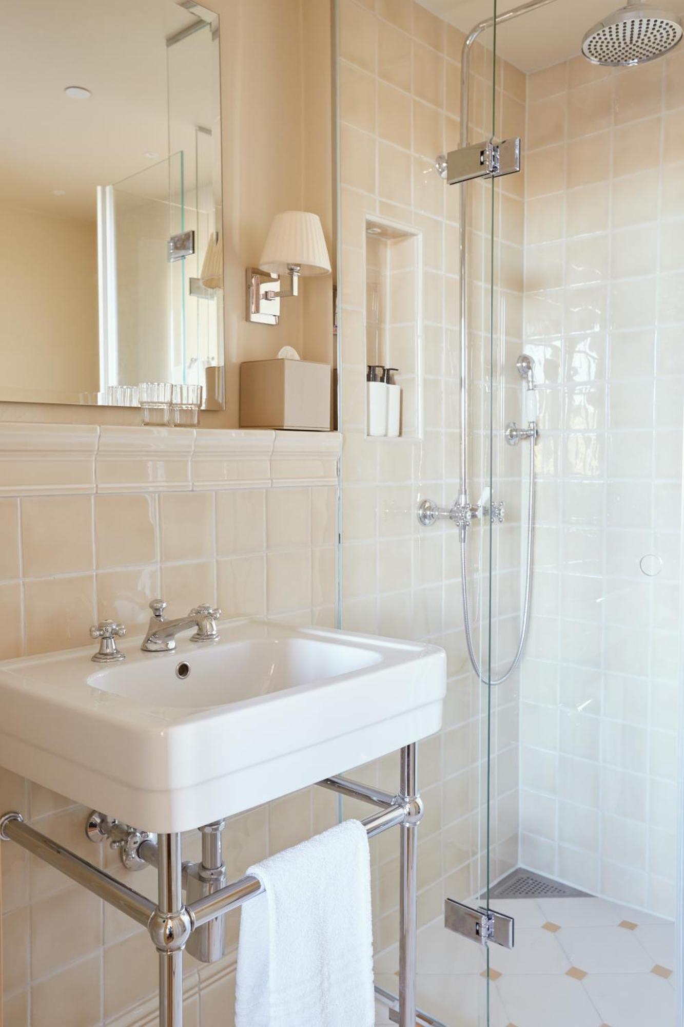 Superior Double Room,1747242433:JPEG