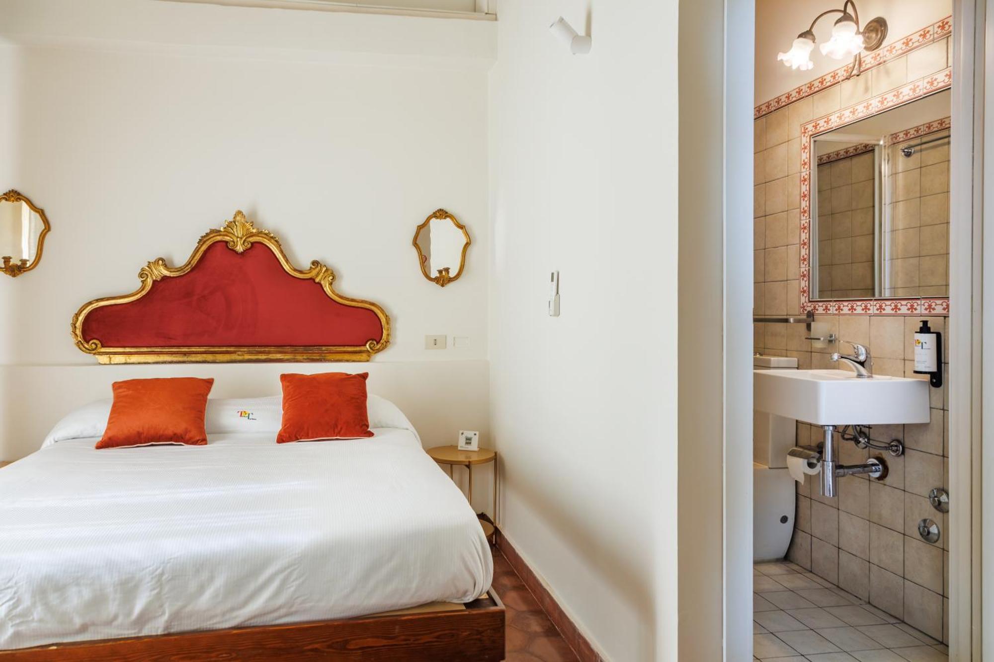 Double Room Private Bathroom