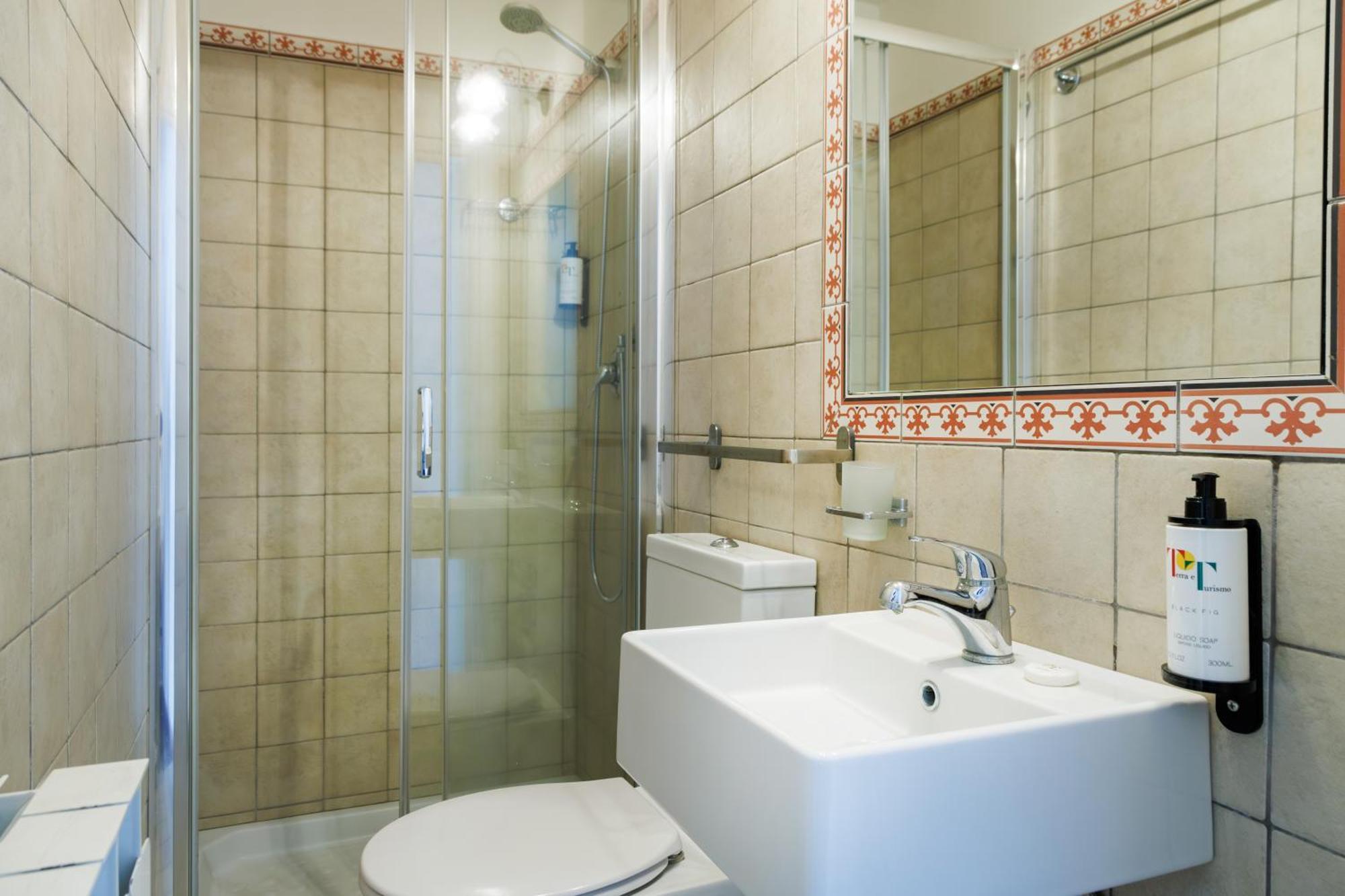 Double Room Private Bathroom