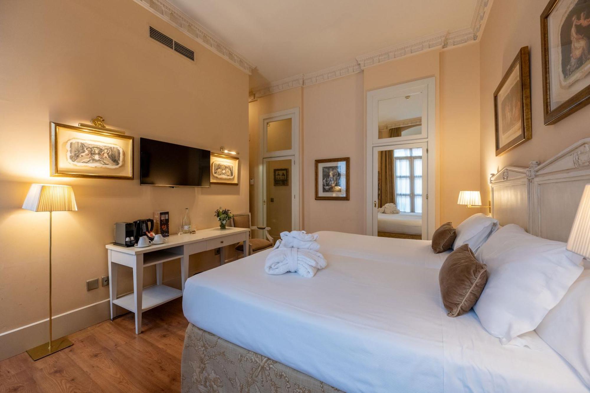 Grand Deluxe Room balcony