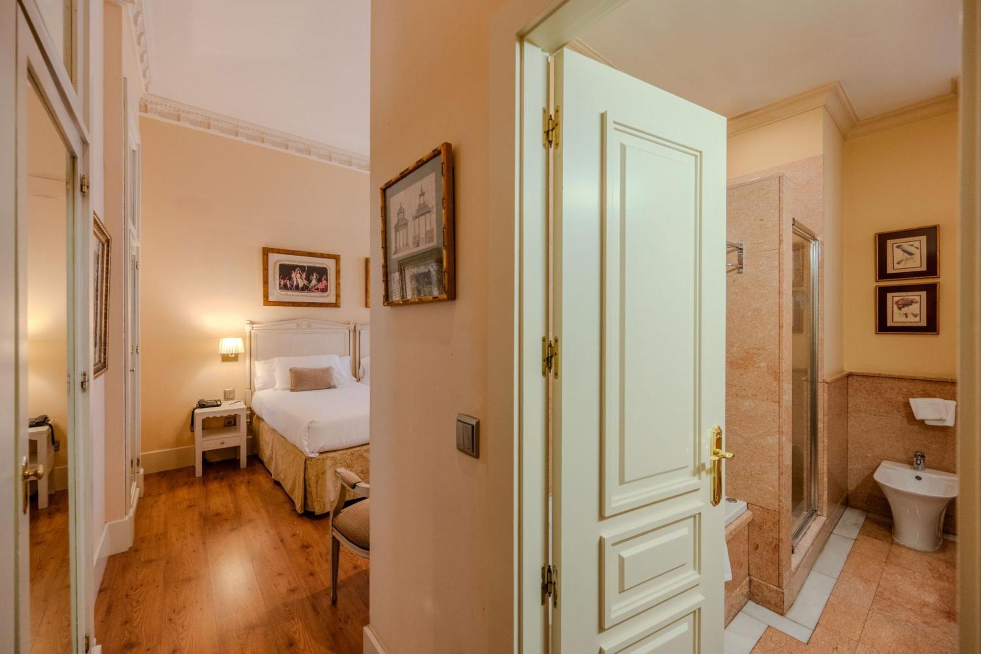 Grand Deluxe Room balcony