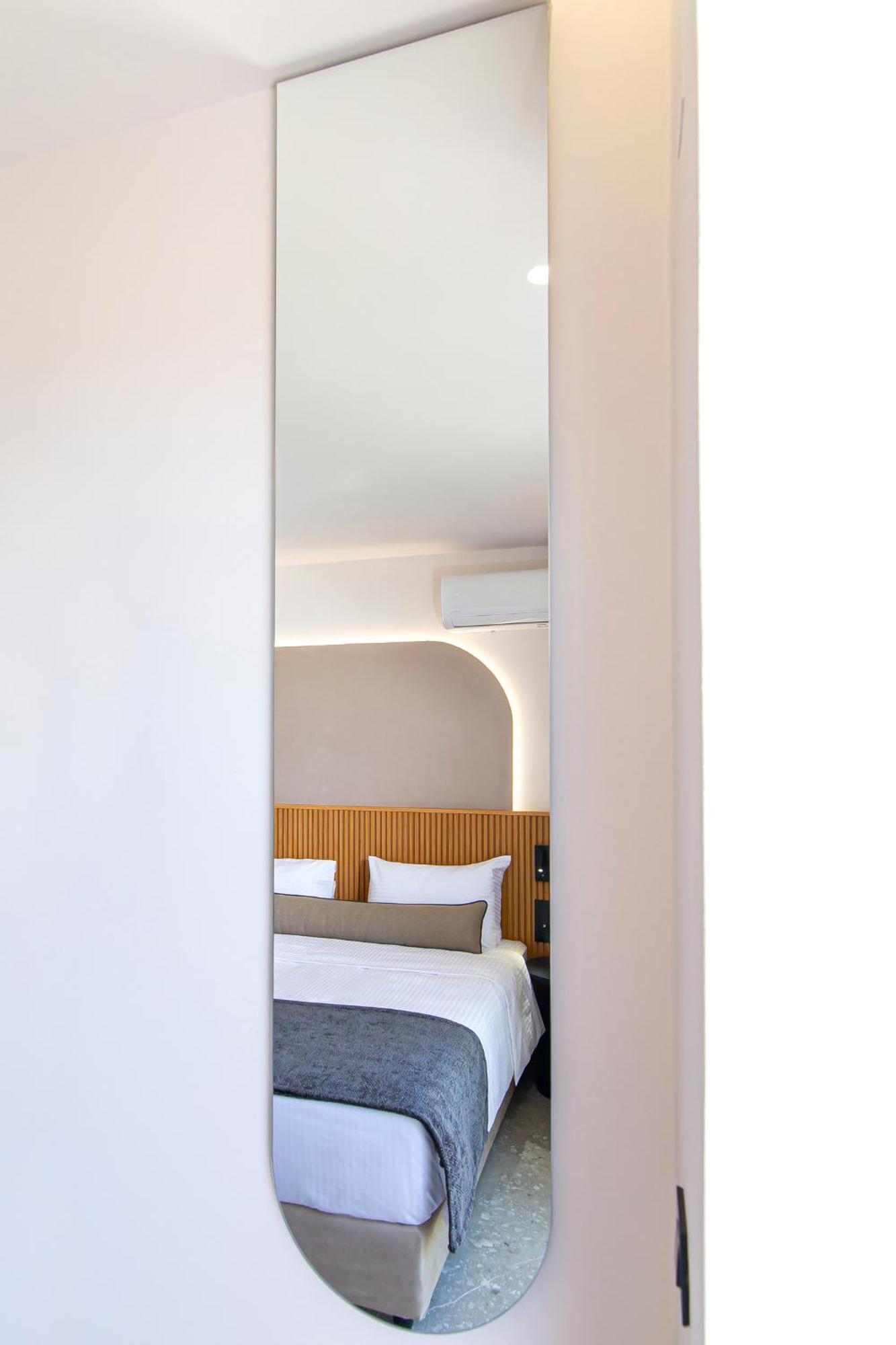 Premium Dreibettzimmer mit seitlichem Meerblick