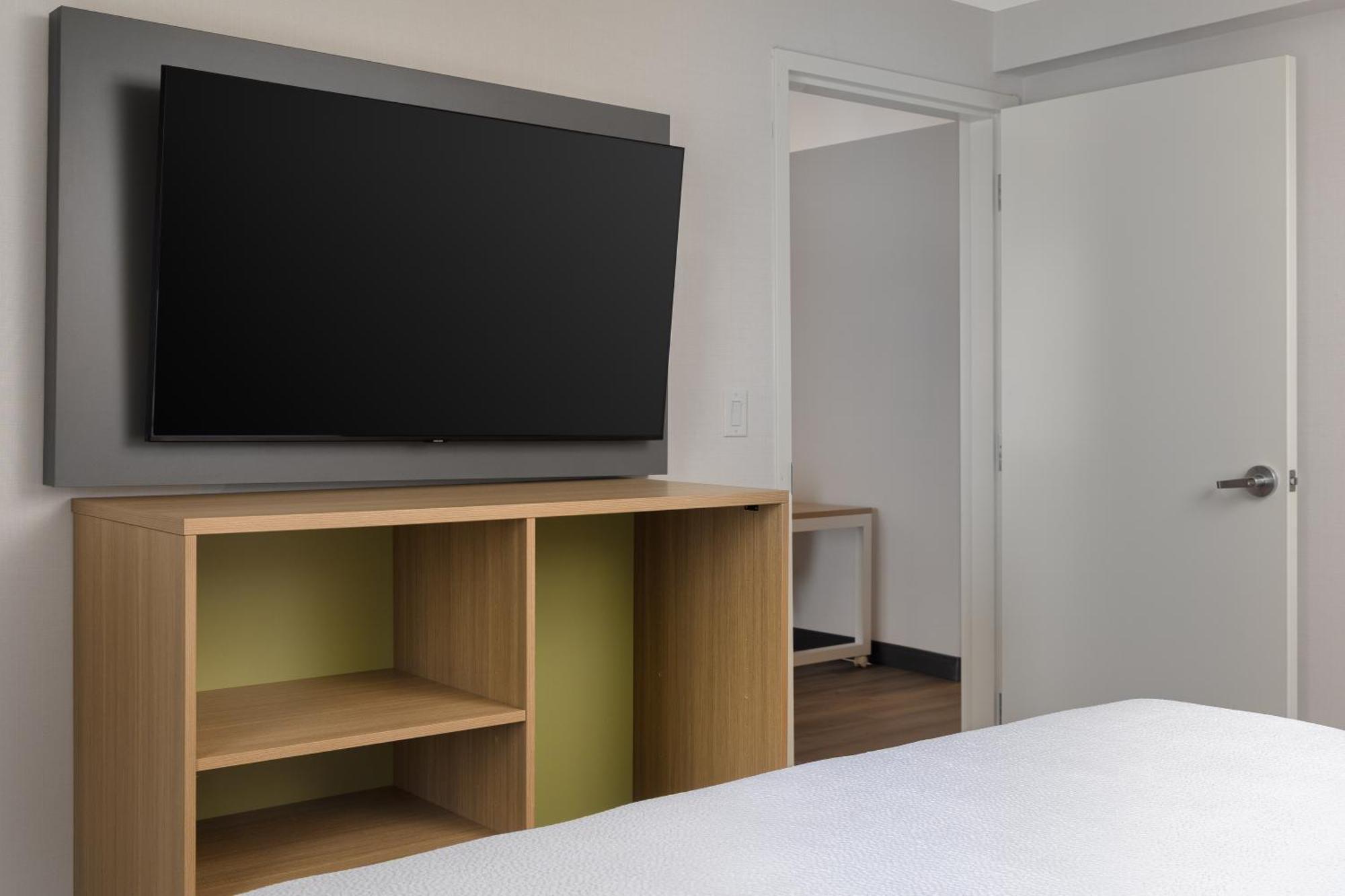 One-Bedroom King Suite