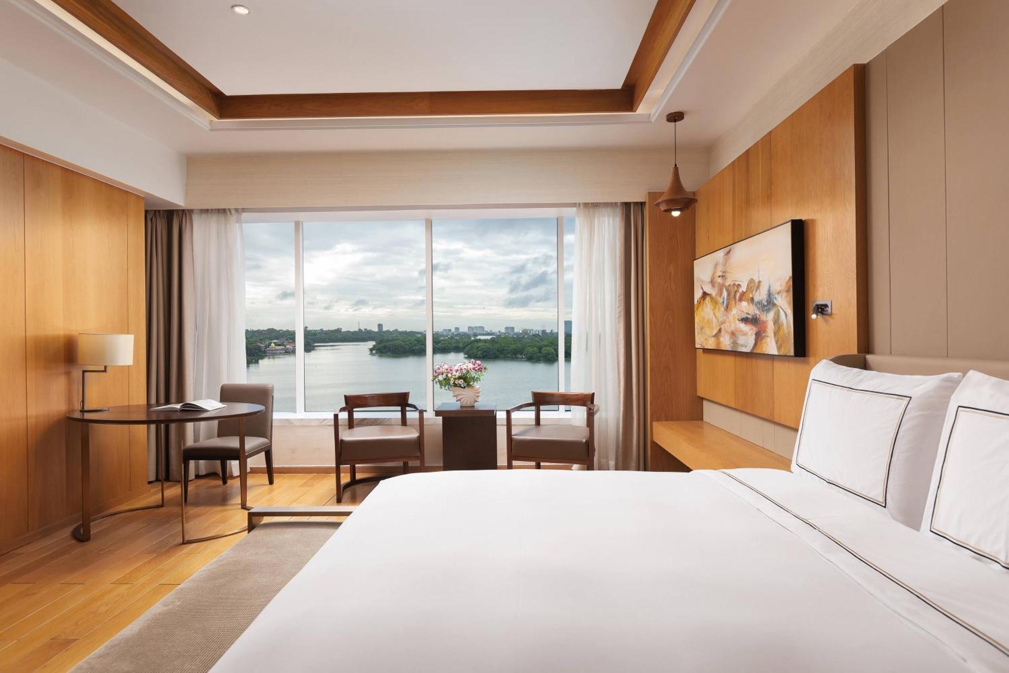 Junior Suite,1756579618:JPEG